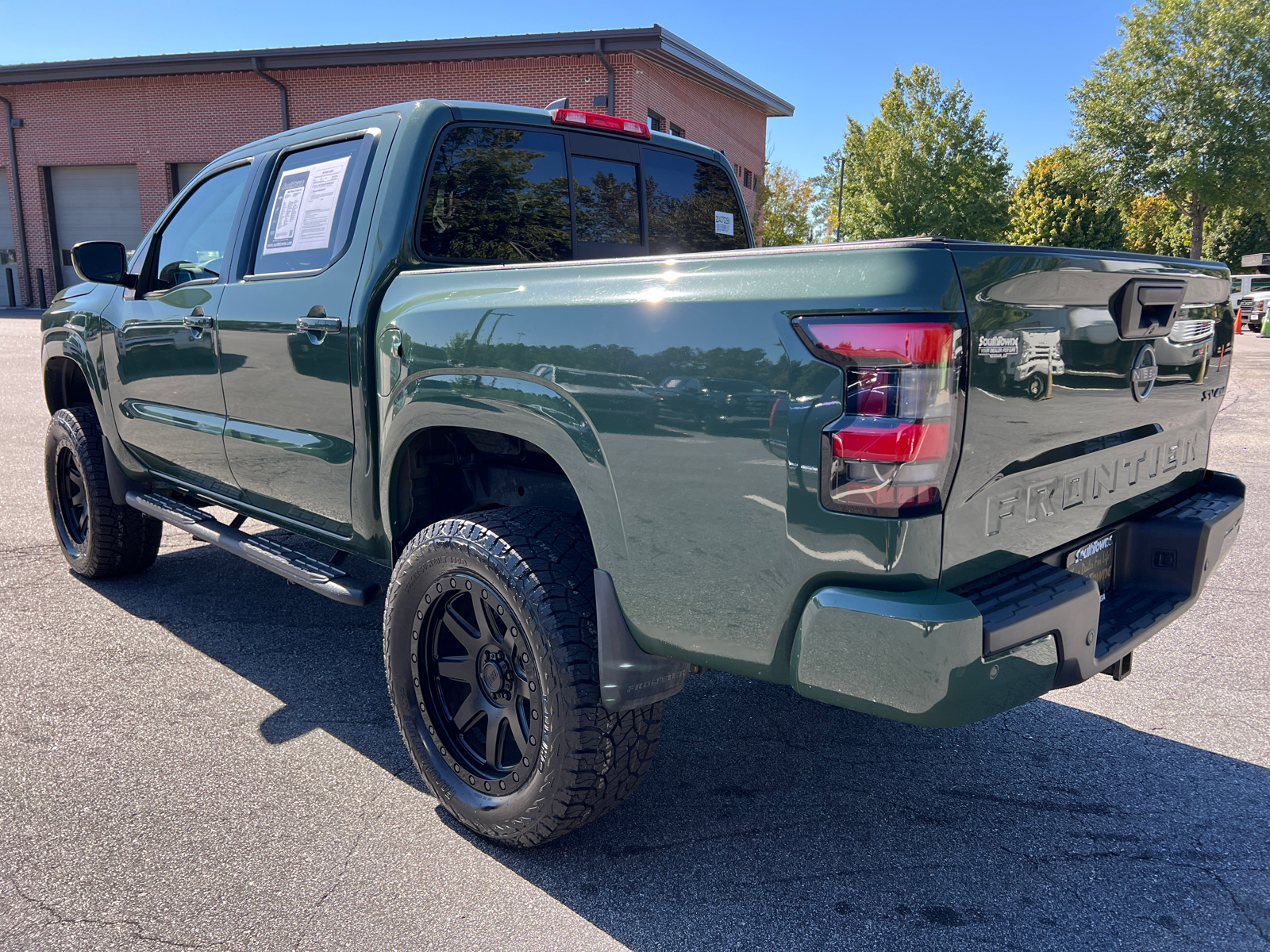 2022 Nissan Frontier SV 7