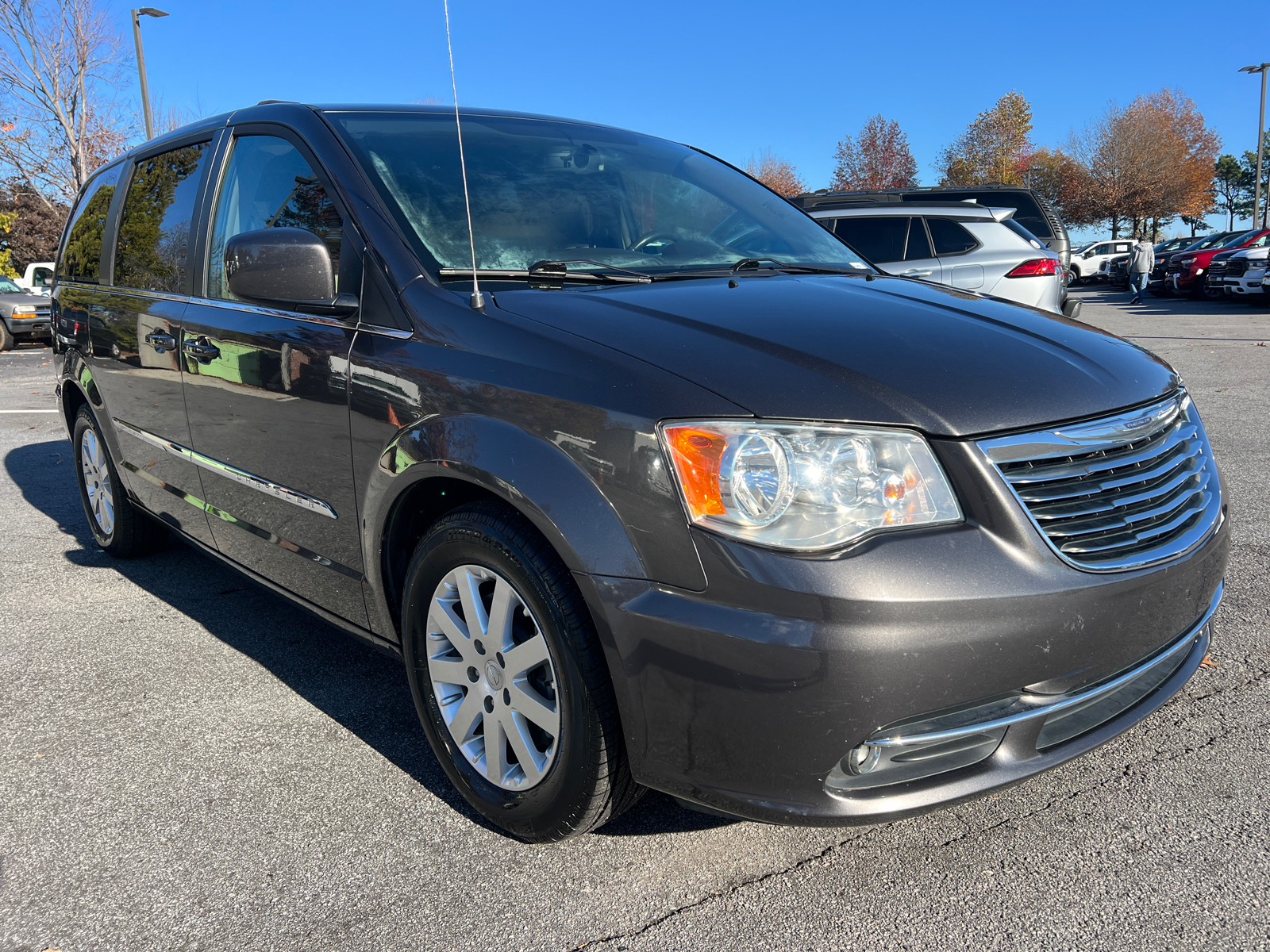 2016 Chrysler Town & Country Touring 3