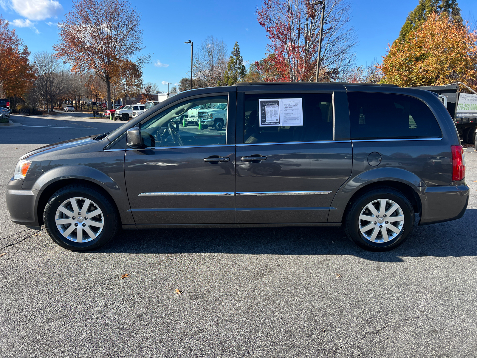 2016 Chrysler Town & Country Touring 8