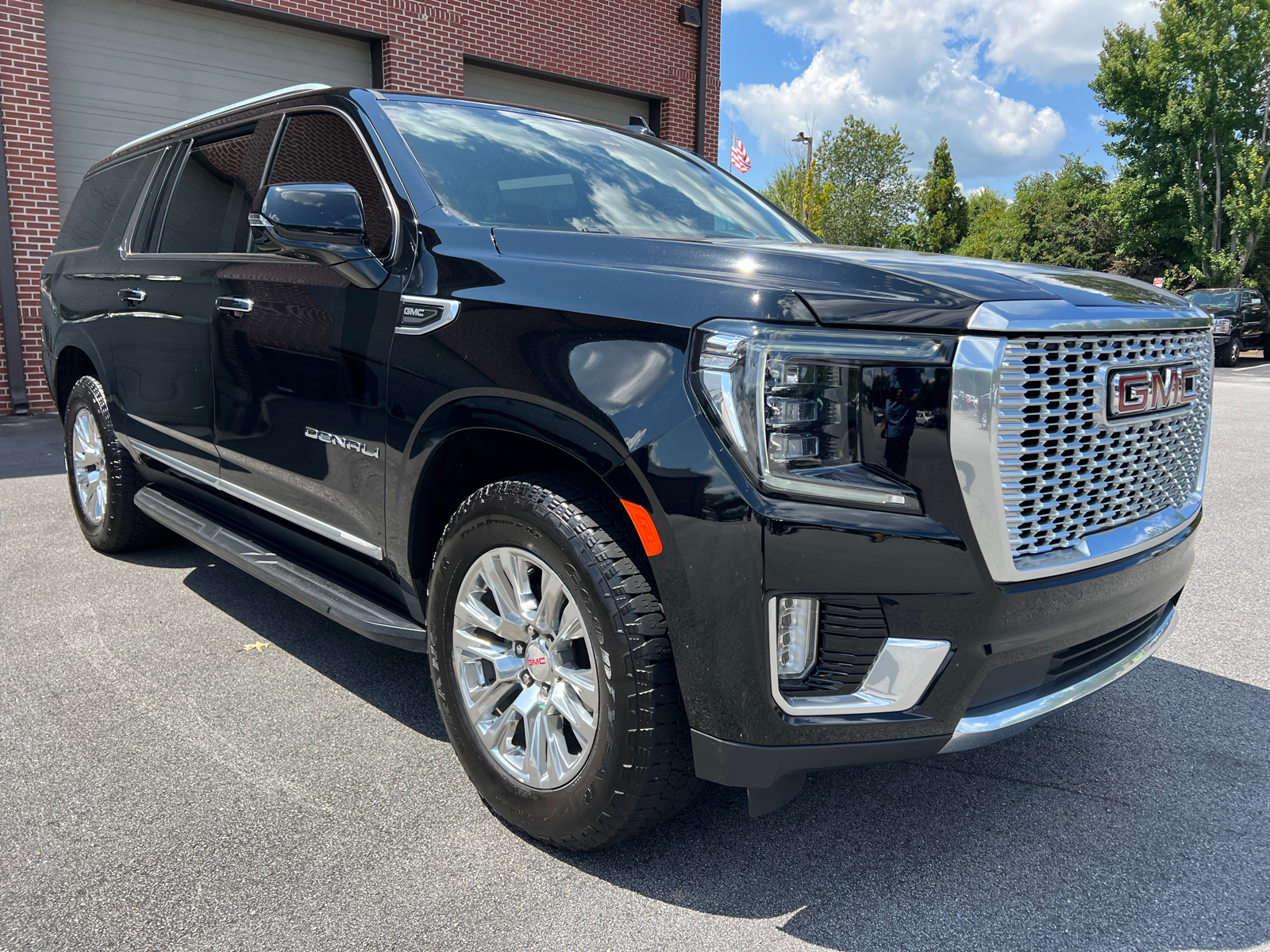 2022 GMC Yukon XL Denali 3