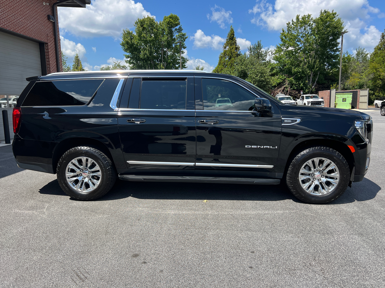 2022 GMC Yukon XL Denali 4