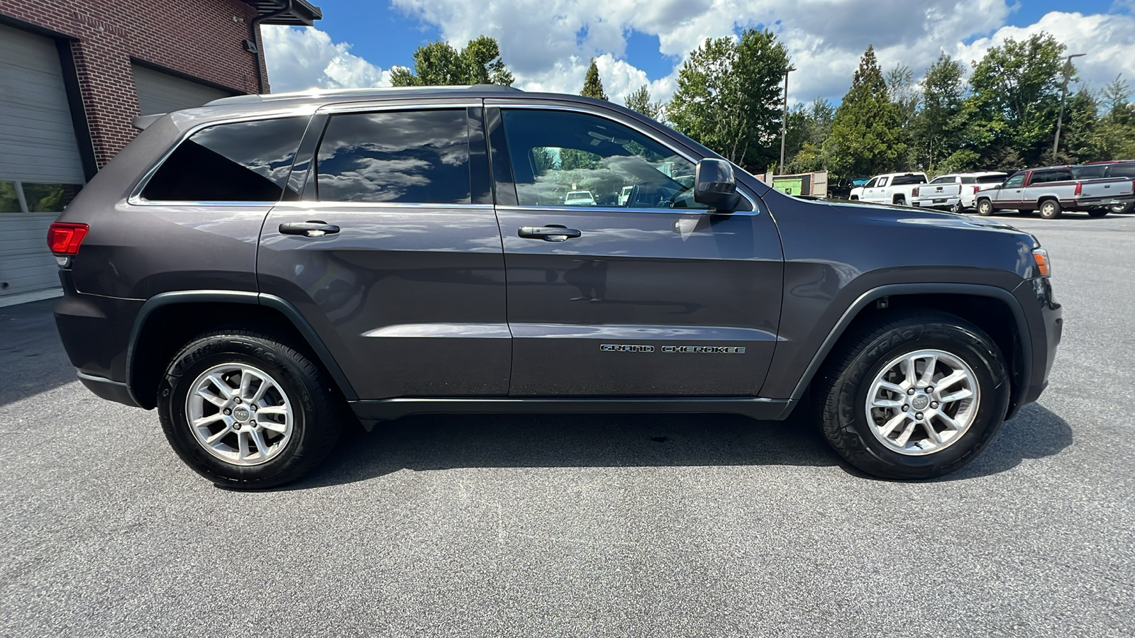 2020 Jeep Grand Cherokee Laredo E 4