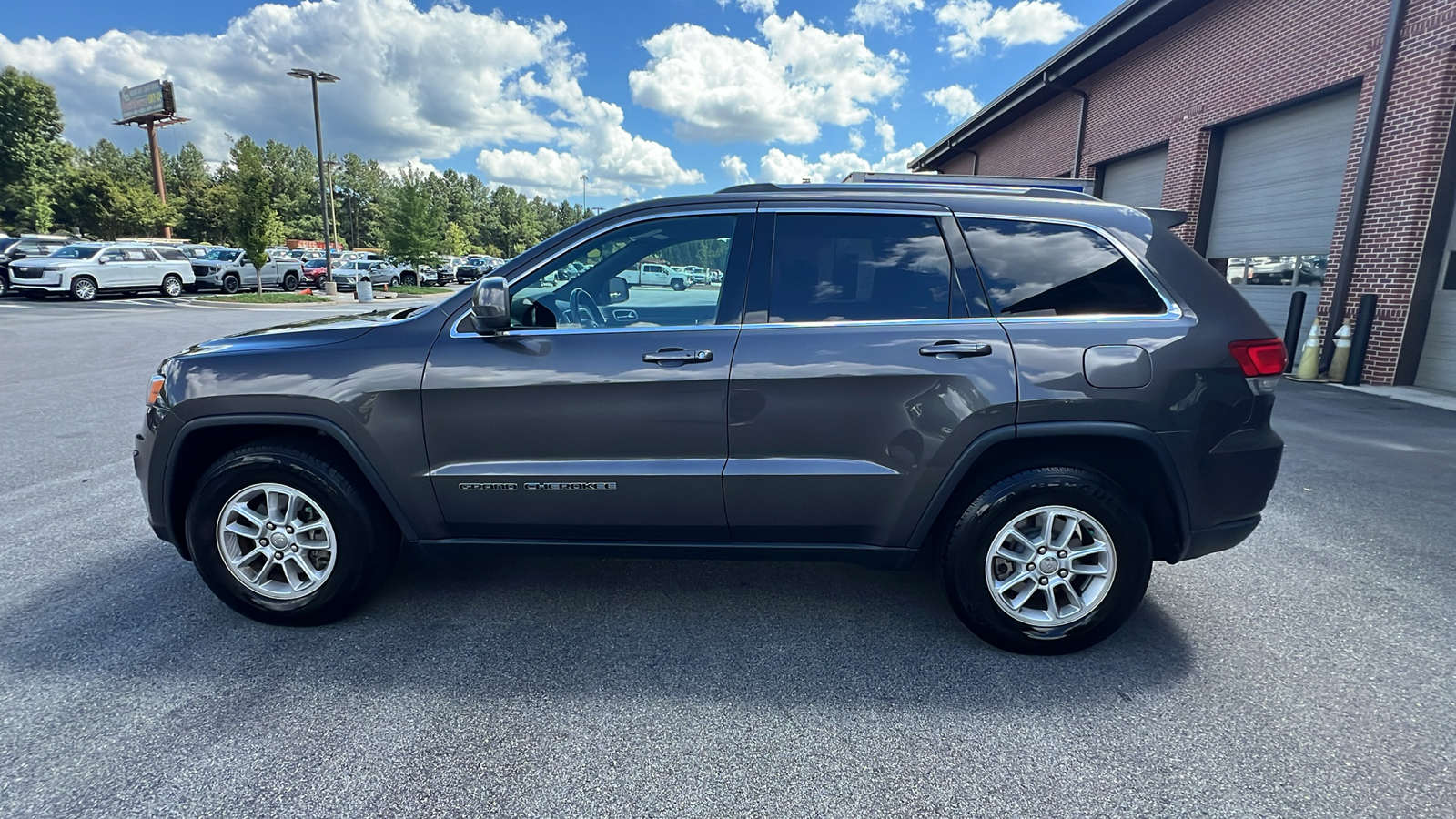 2020 Jeep Grand Cherokee Laredo E 8