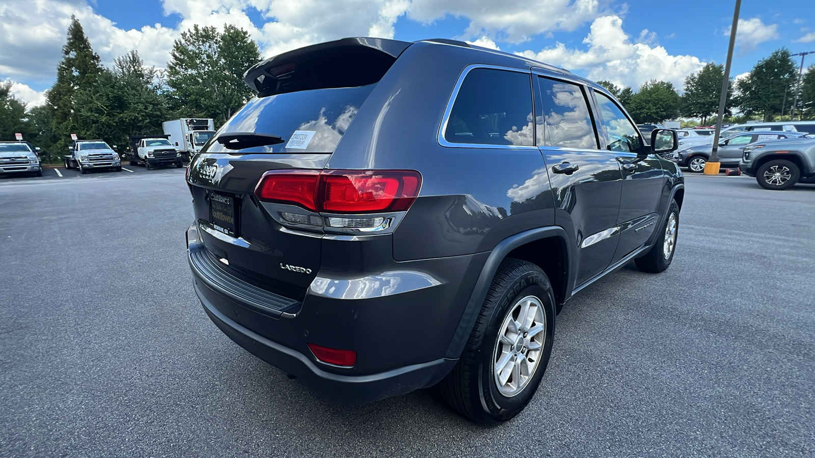 2020 Jeep Grand Cherokee Laredo E 16