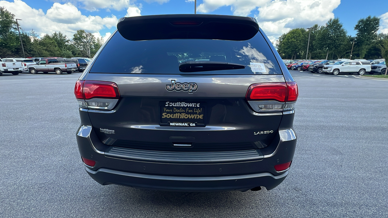 2020 Jeep Grand Cherokee Laredo E 17