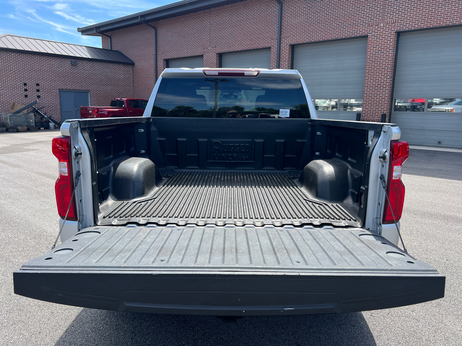 2021 Chevrolet Silverado 1500 Custom 18