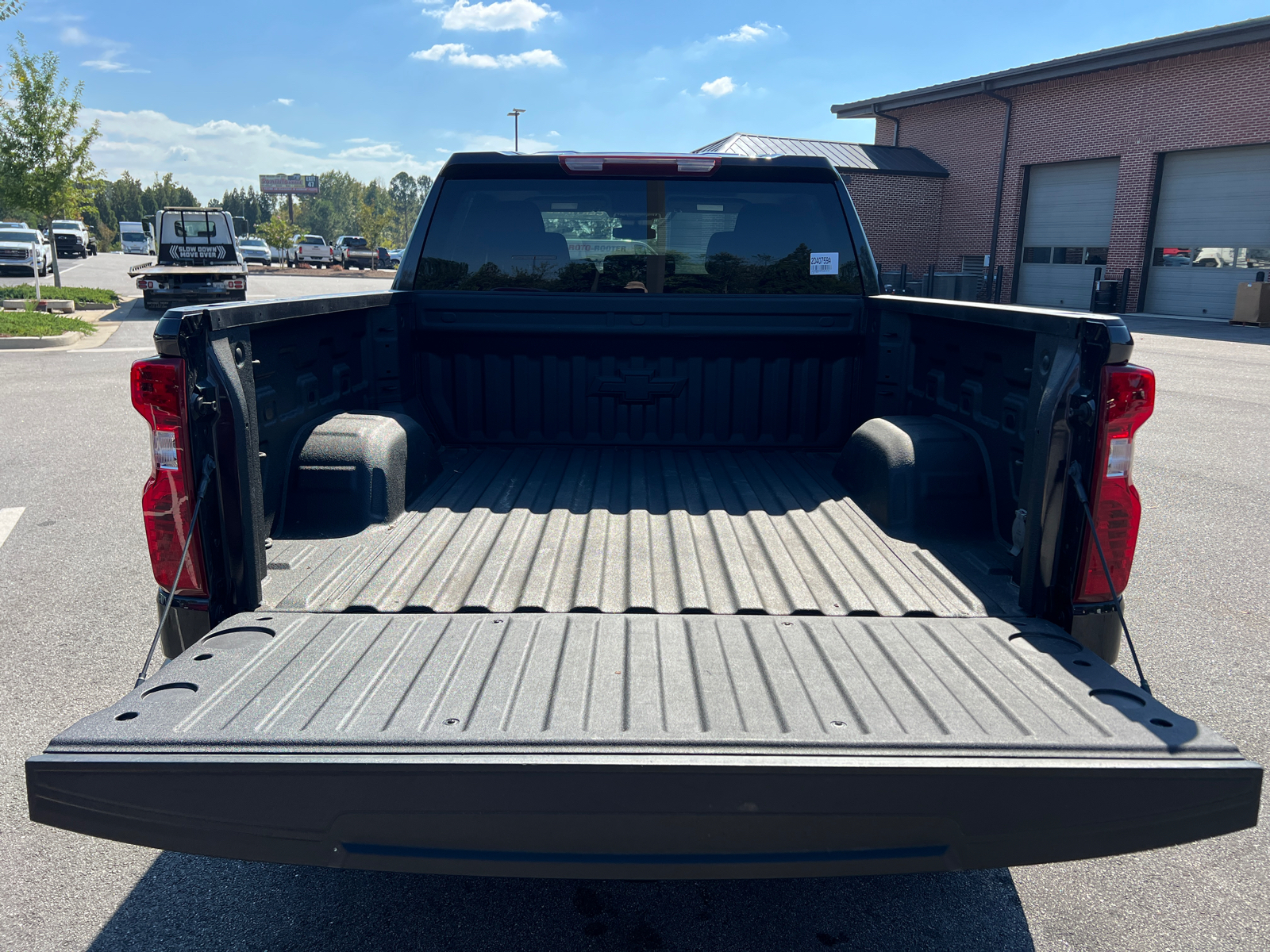 2023 Chevrolet Silverado 1500 LT 18