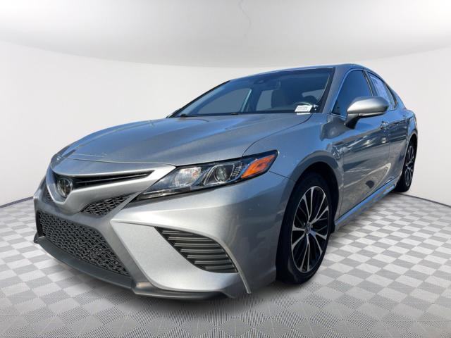 2020 Toyota Camry SE 1