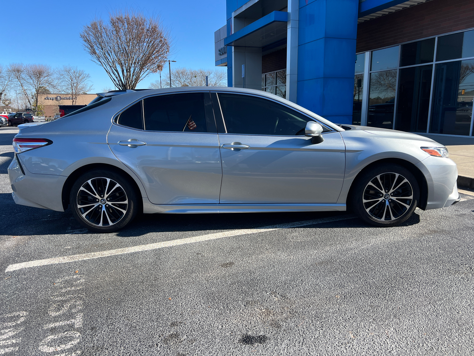 2020 Toyota Camry SE 4