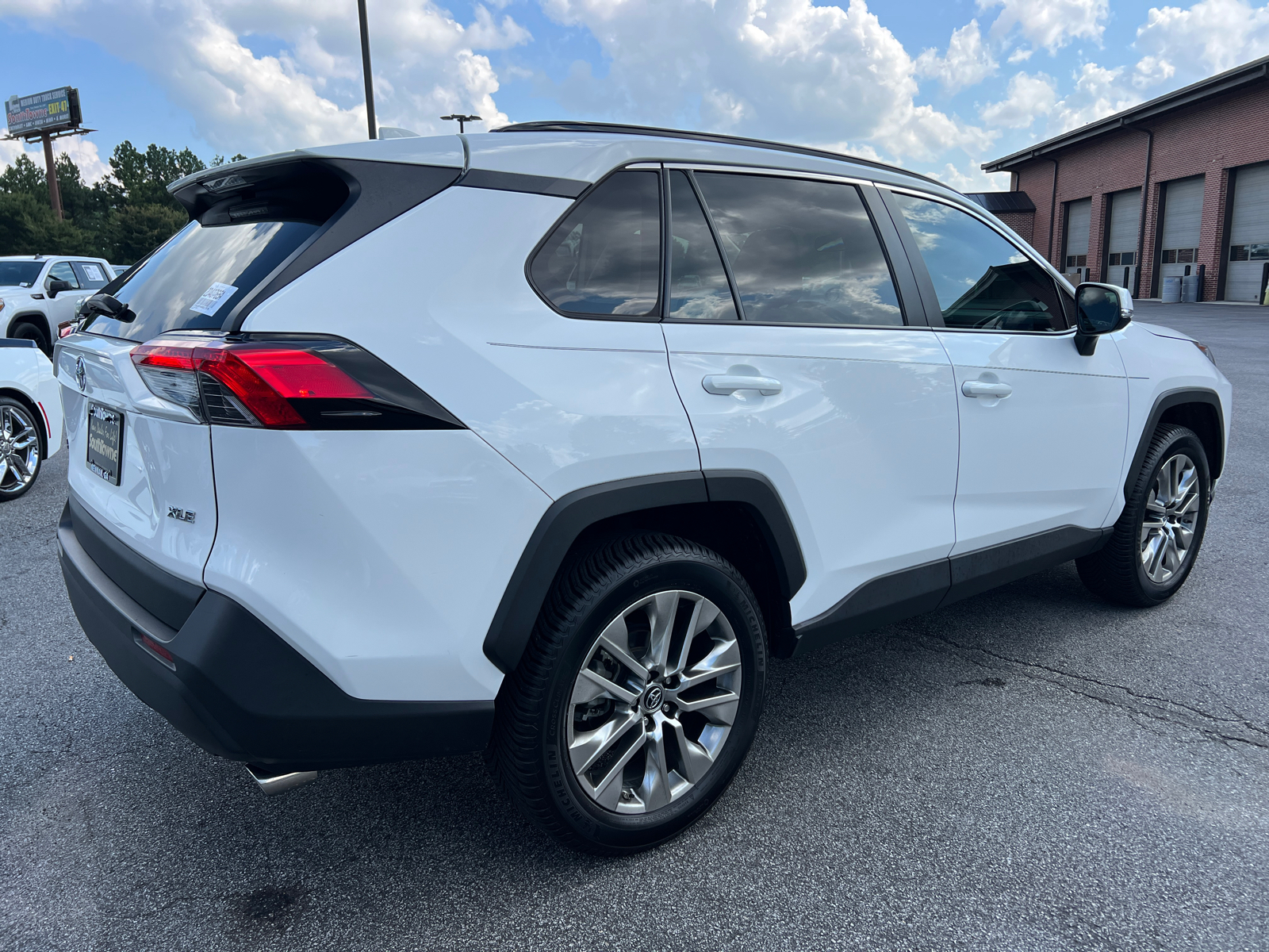 2019 Toyota RAV4 XLE Premium 5