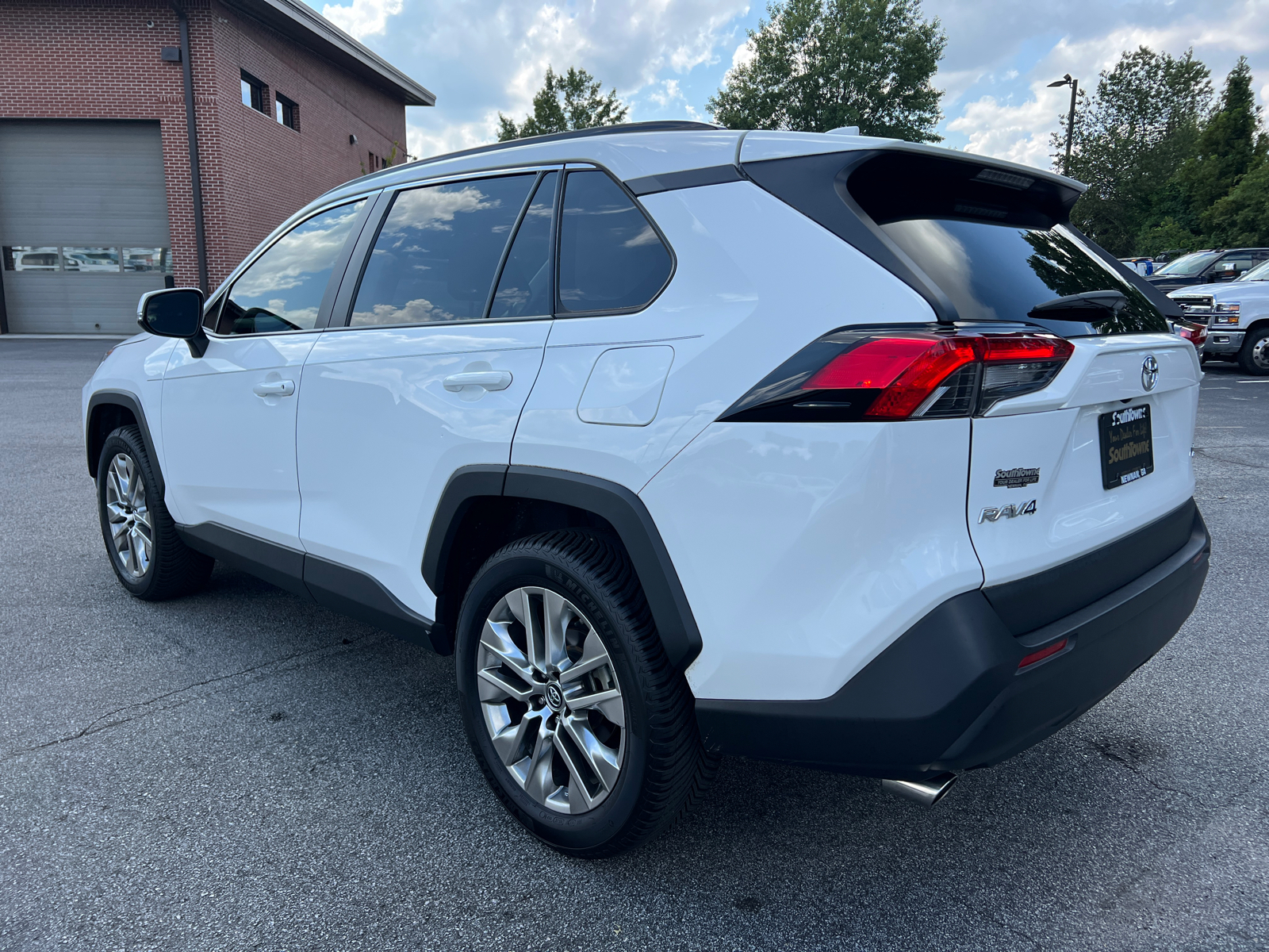 2019 Toyota RAV4 XLE Premium 7