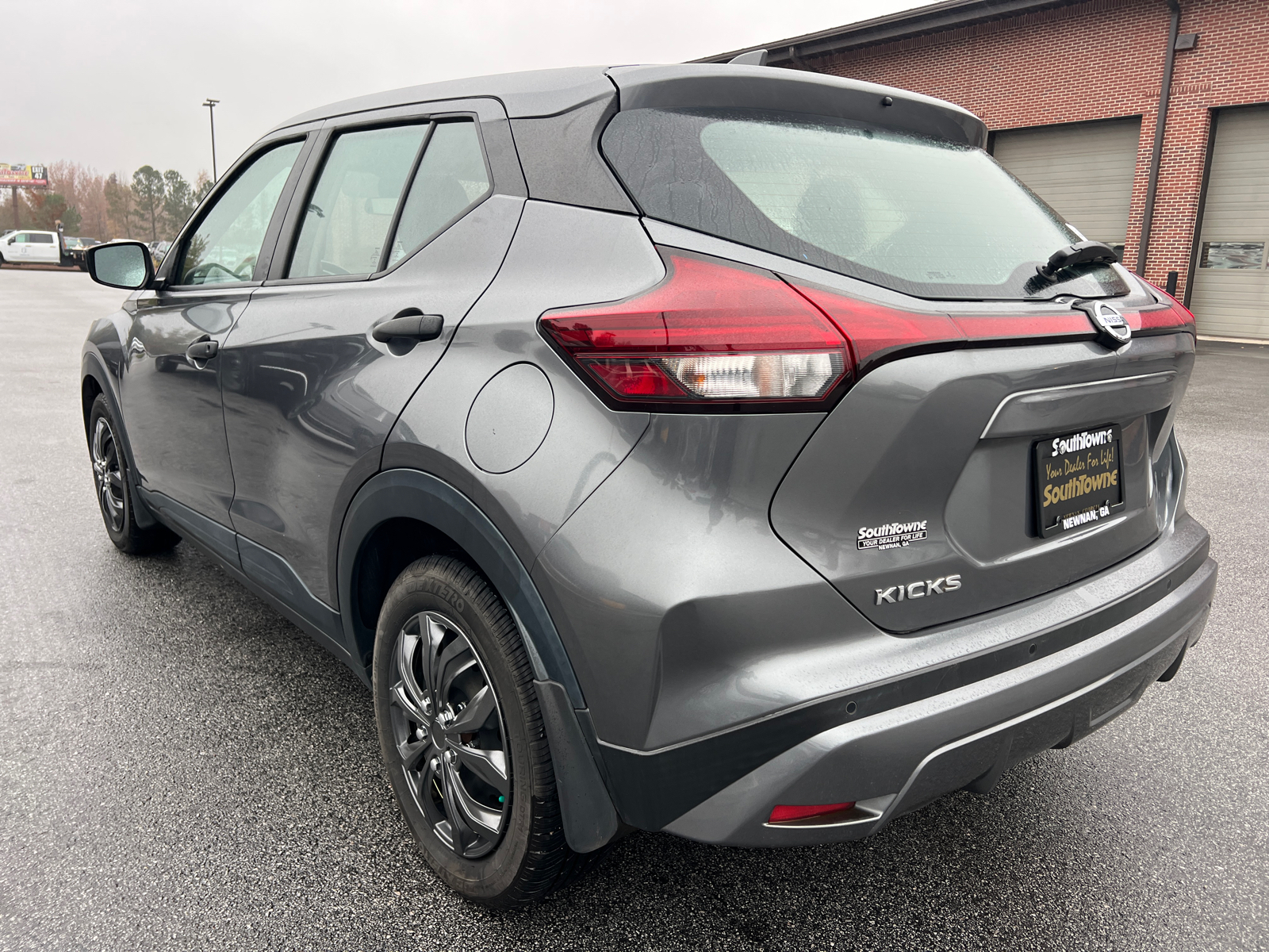 2021 Nissan Kicks S 7