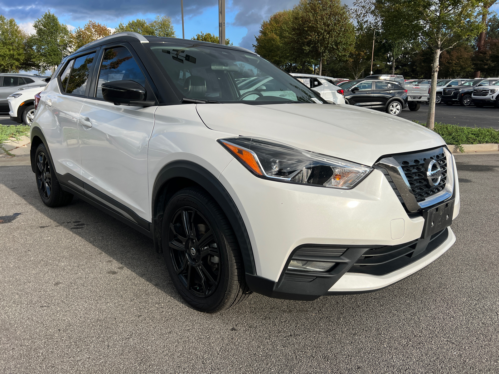 2020 Nissan Kicks SR 3