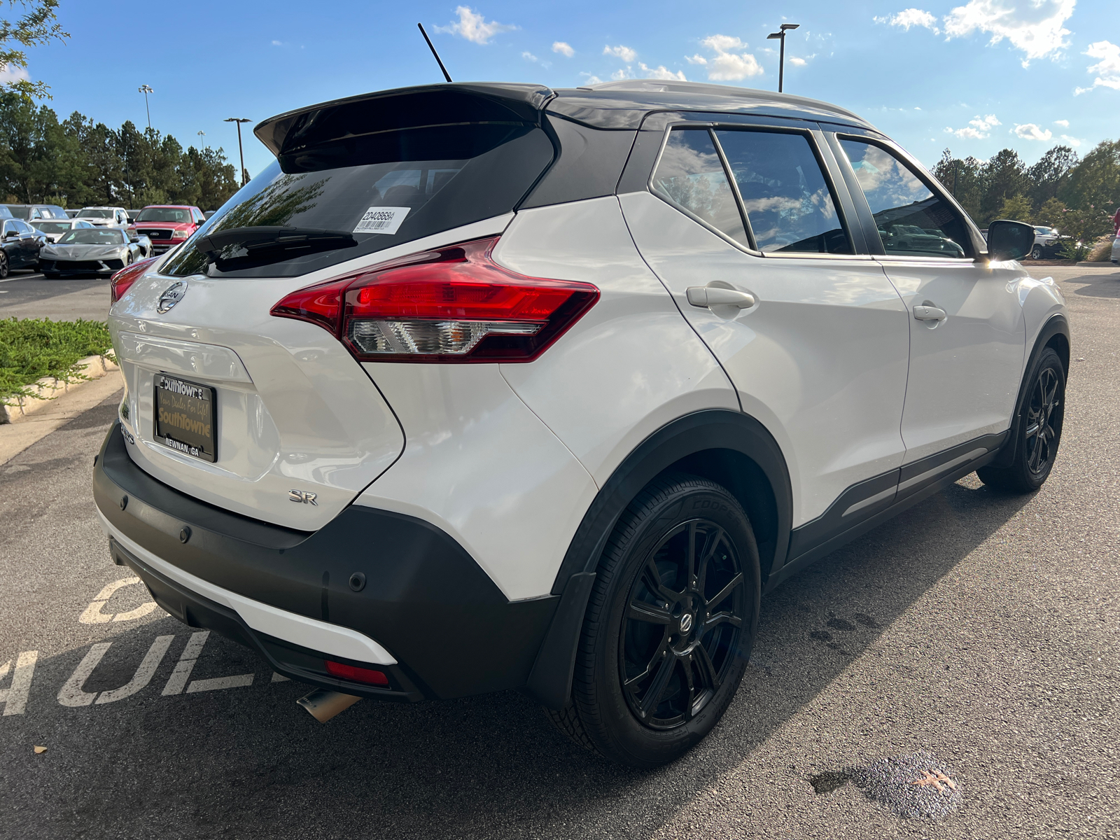 2020 Nissan Kicks SR 5