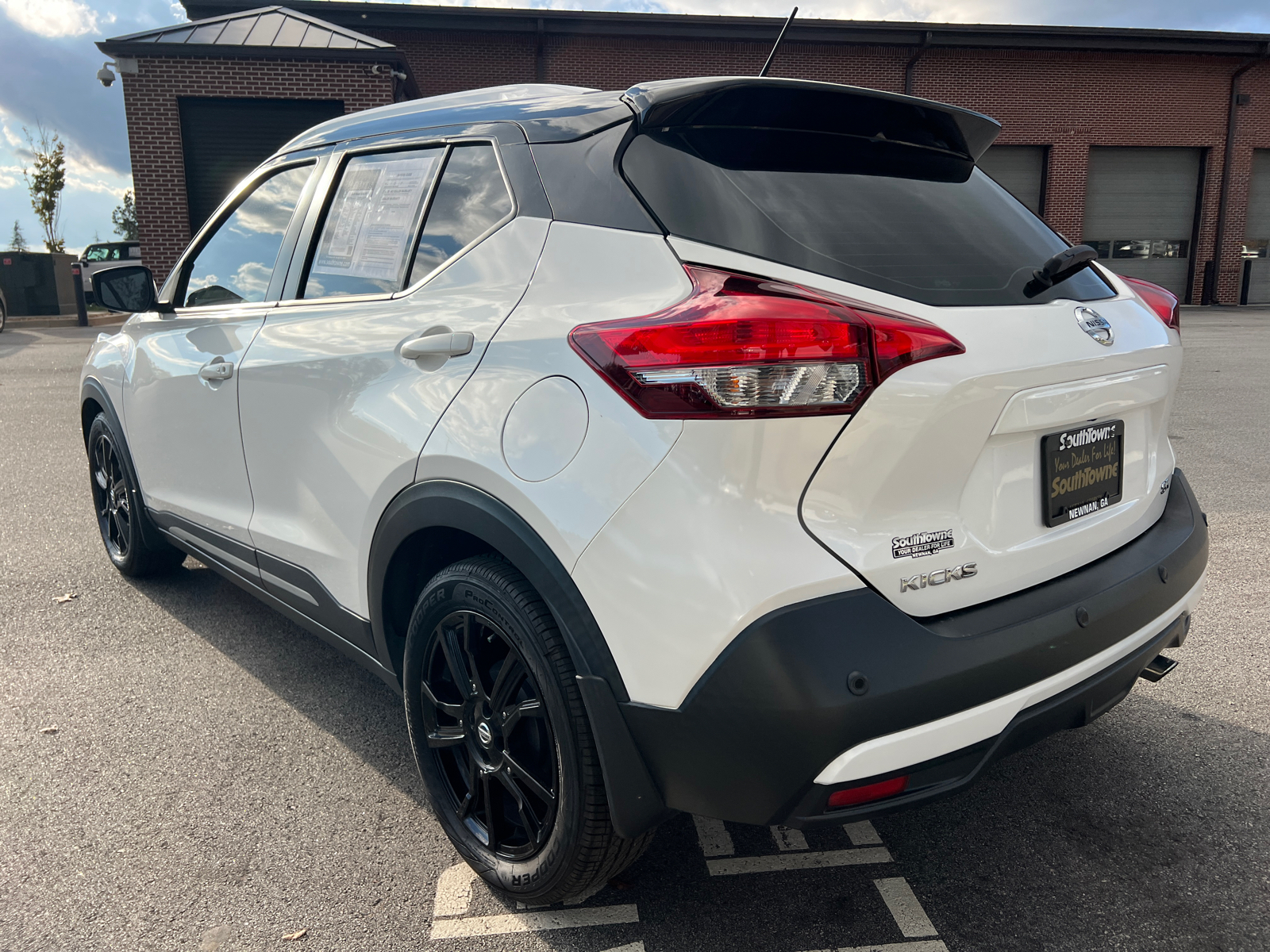 2020 Nissan Kicks SR 7