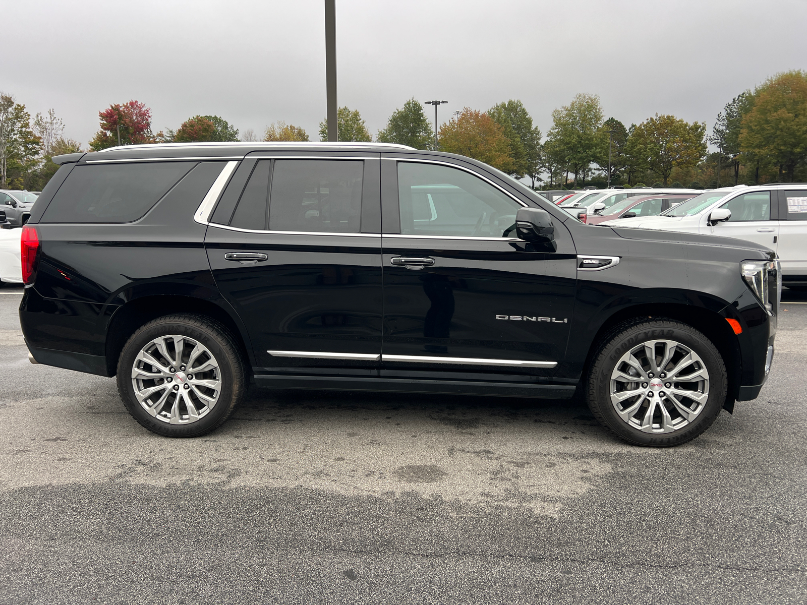 2022 GMC Yukon Denali 4