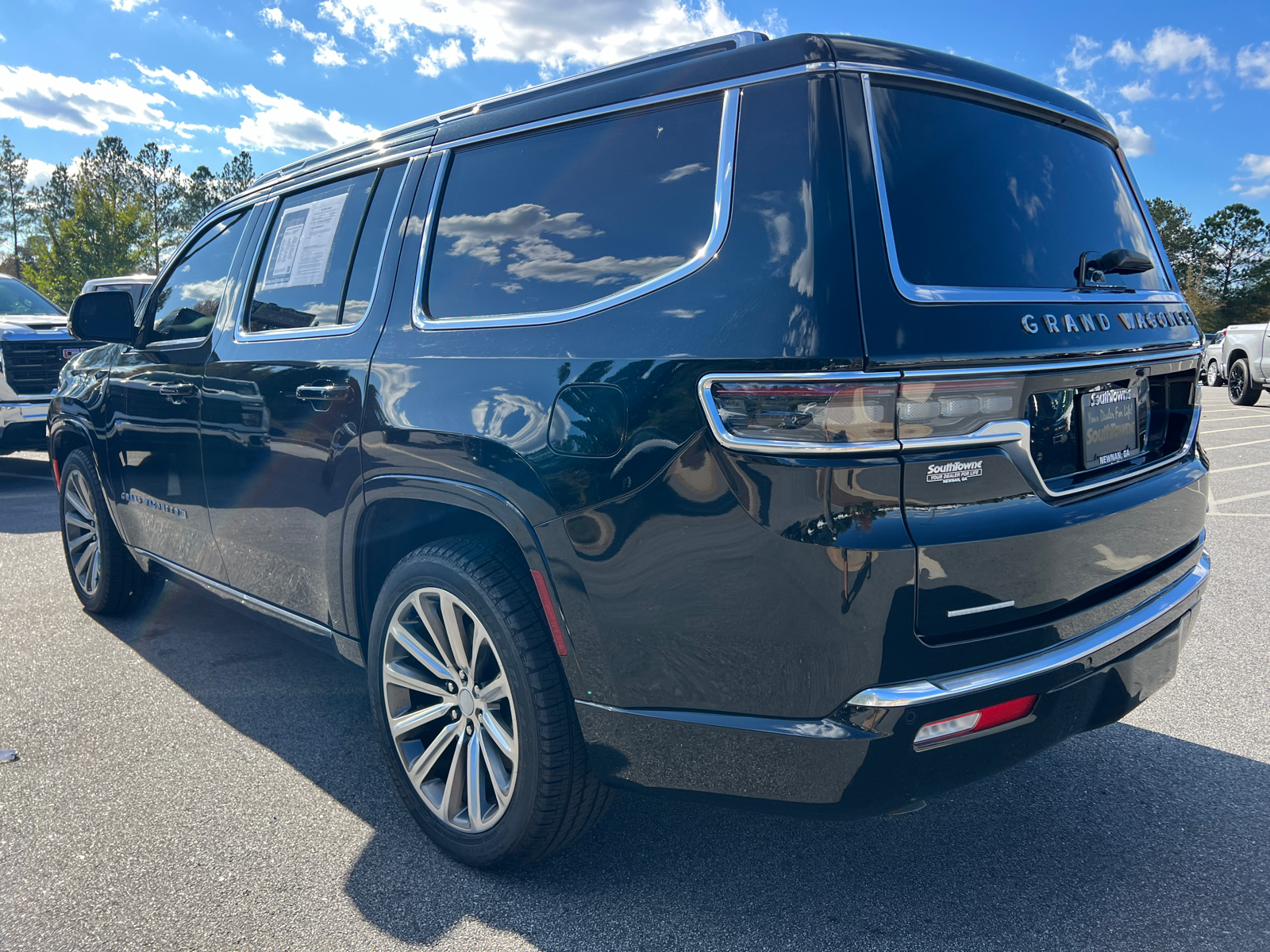 2022 Jeep Grand Wagoneer Series II 7