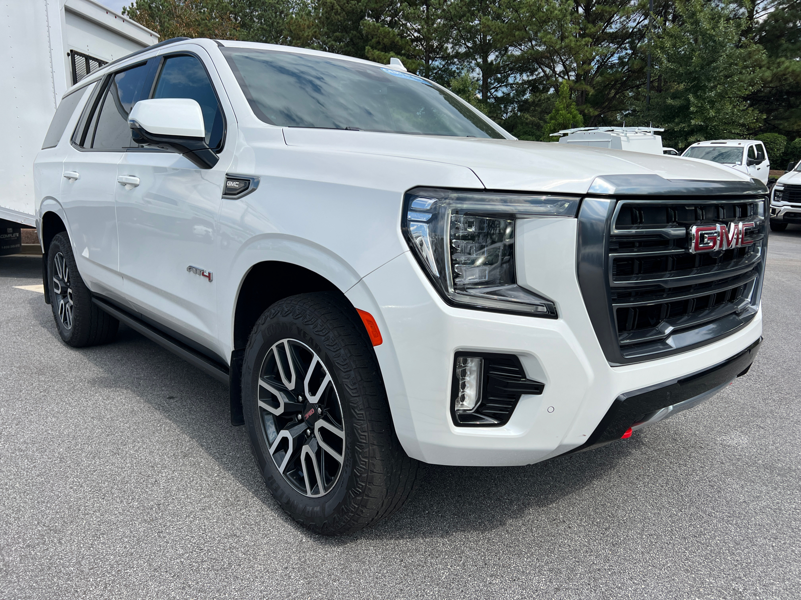 2023 GMC Yukon AT4 3