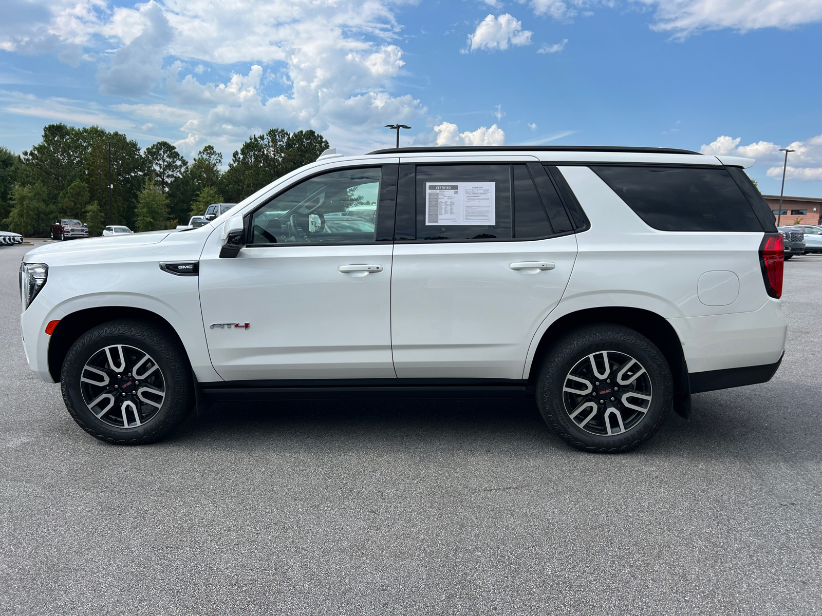 2023 GMC Yukon AT4 8