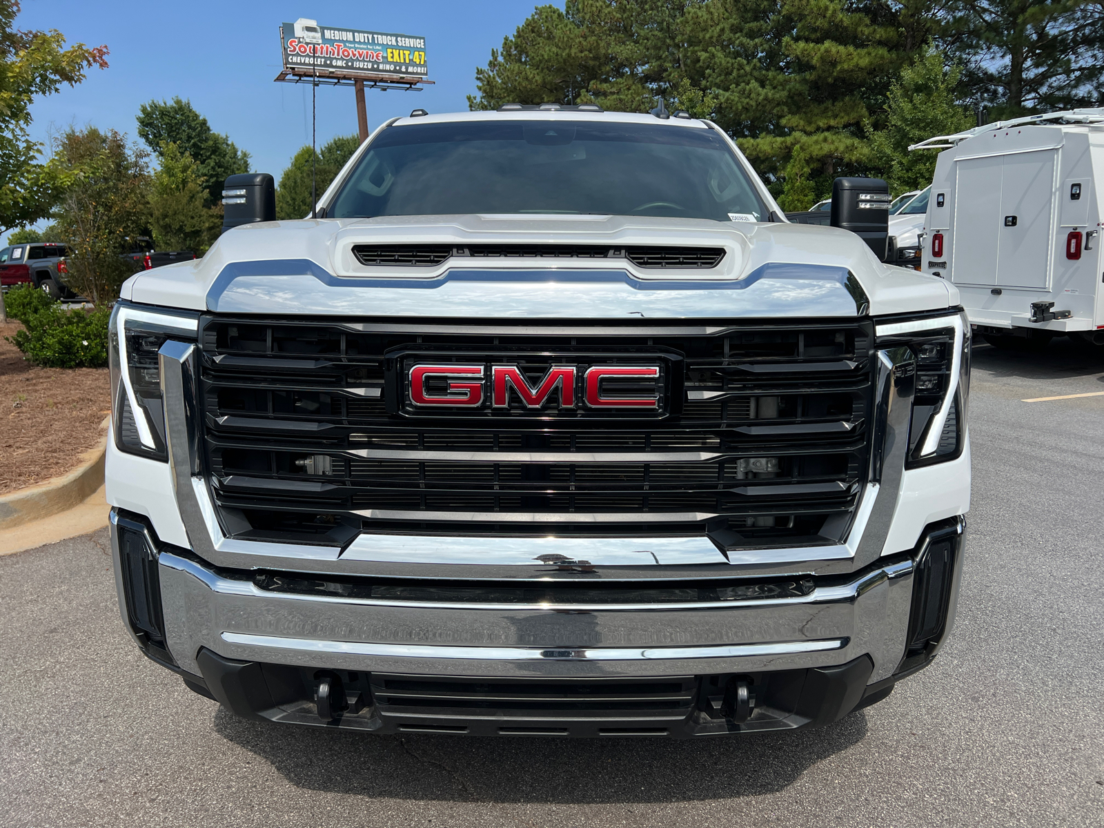 2024 GMC Sierra 3500HD Pro 2