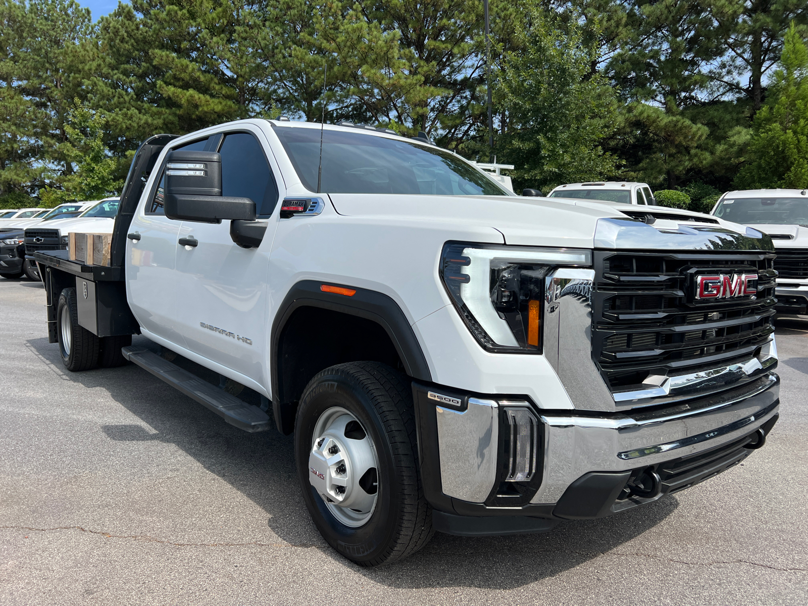 2024 GMC Sierra 3500HD Pro 3