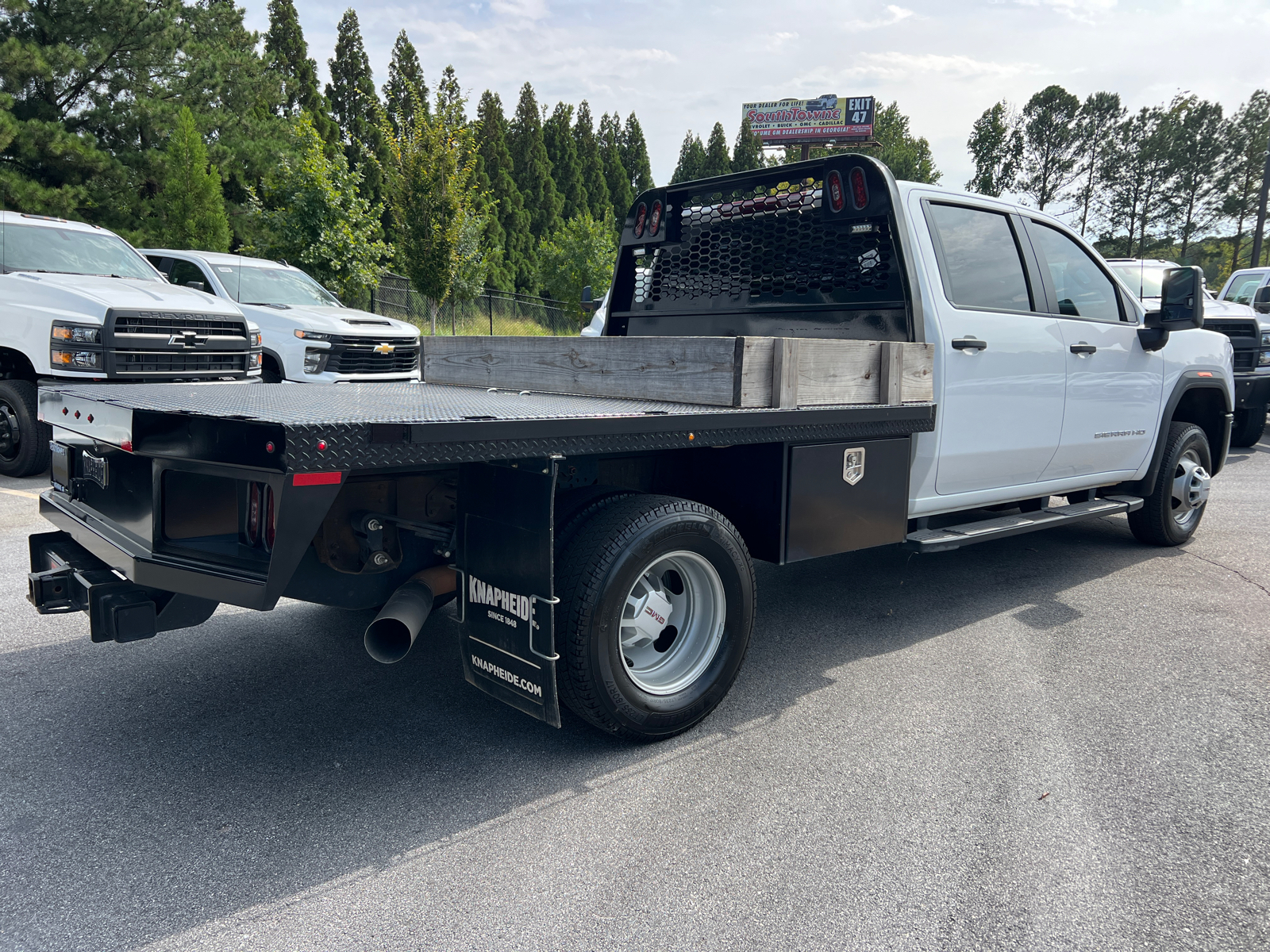 2024 GMC Sierra 3500HD Pro 5