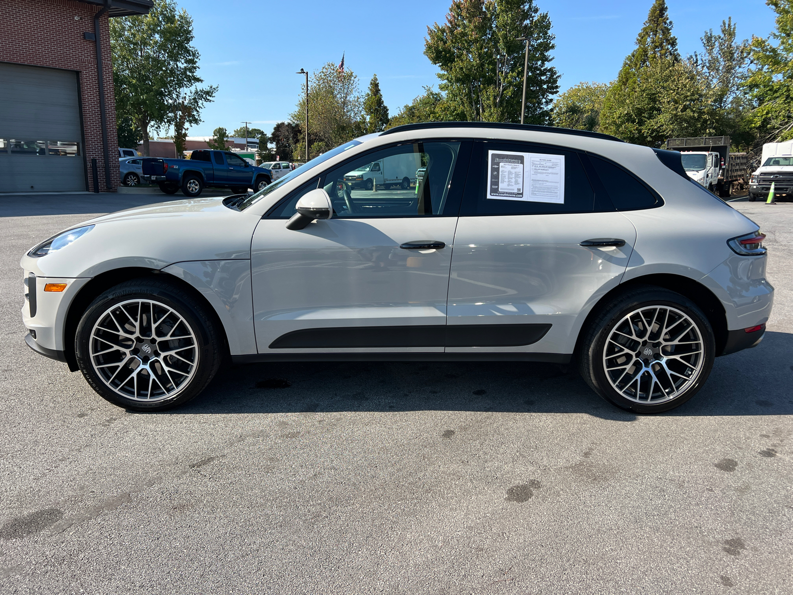 2021 Porsche Macan S 8