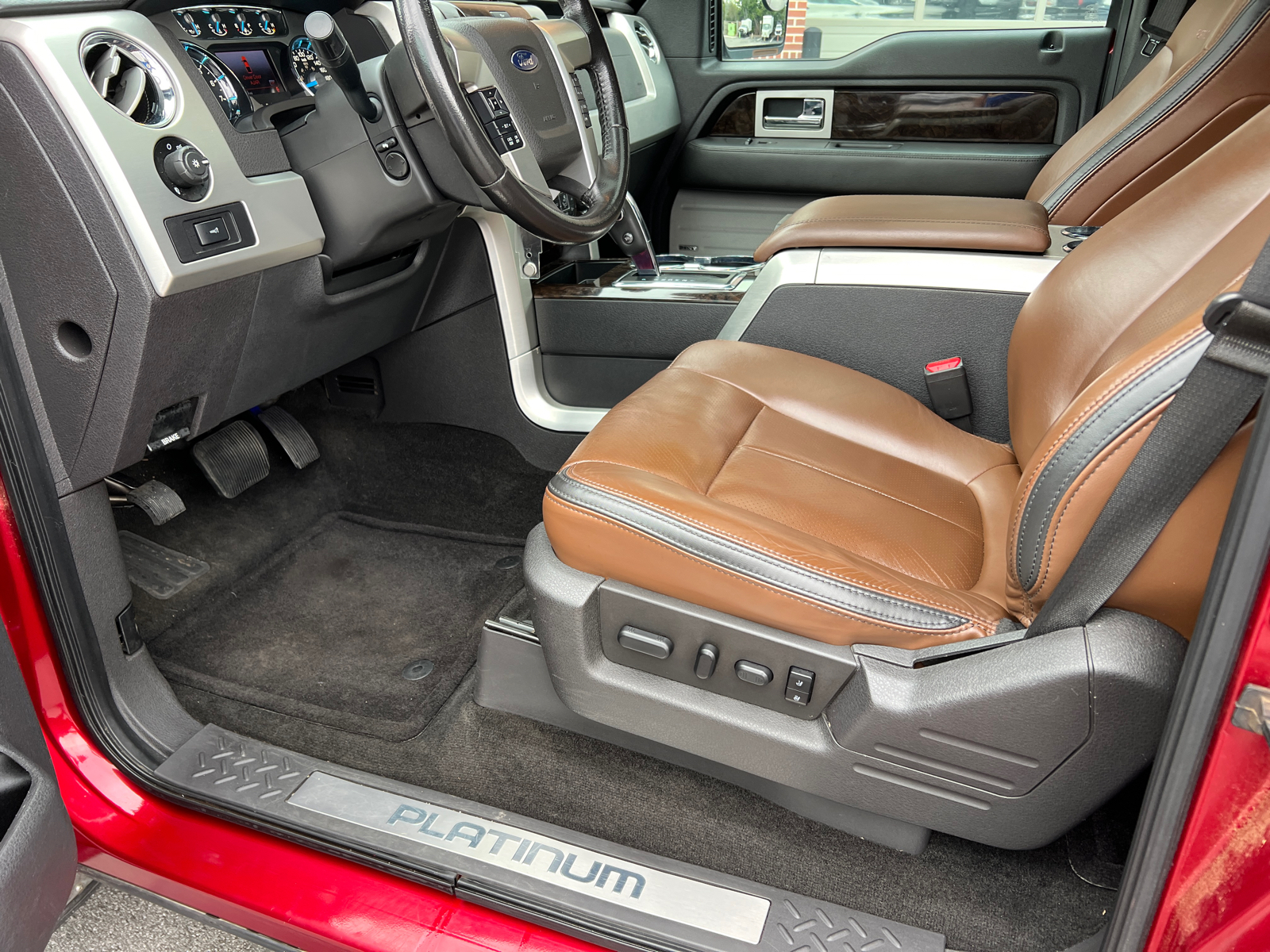 2013 Ford F-150 Platinum 9