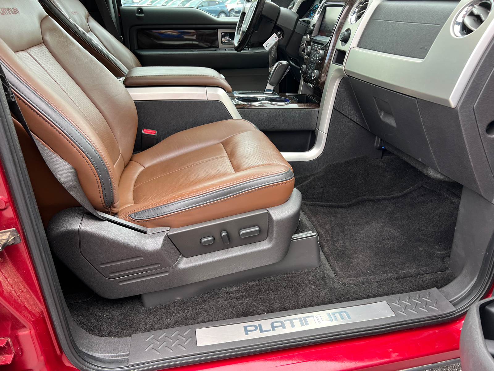 2013 Ford F-150 Platinum 13