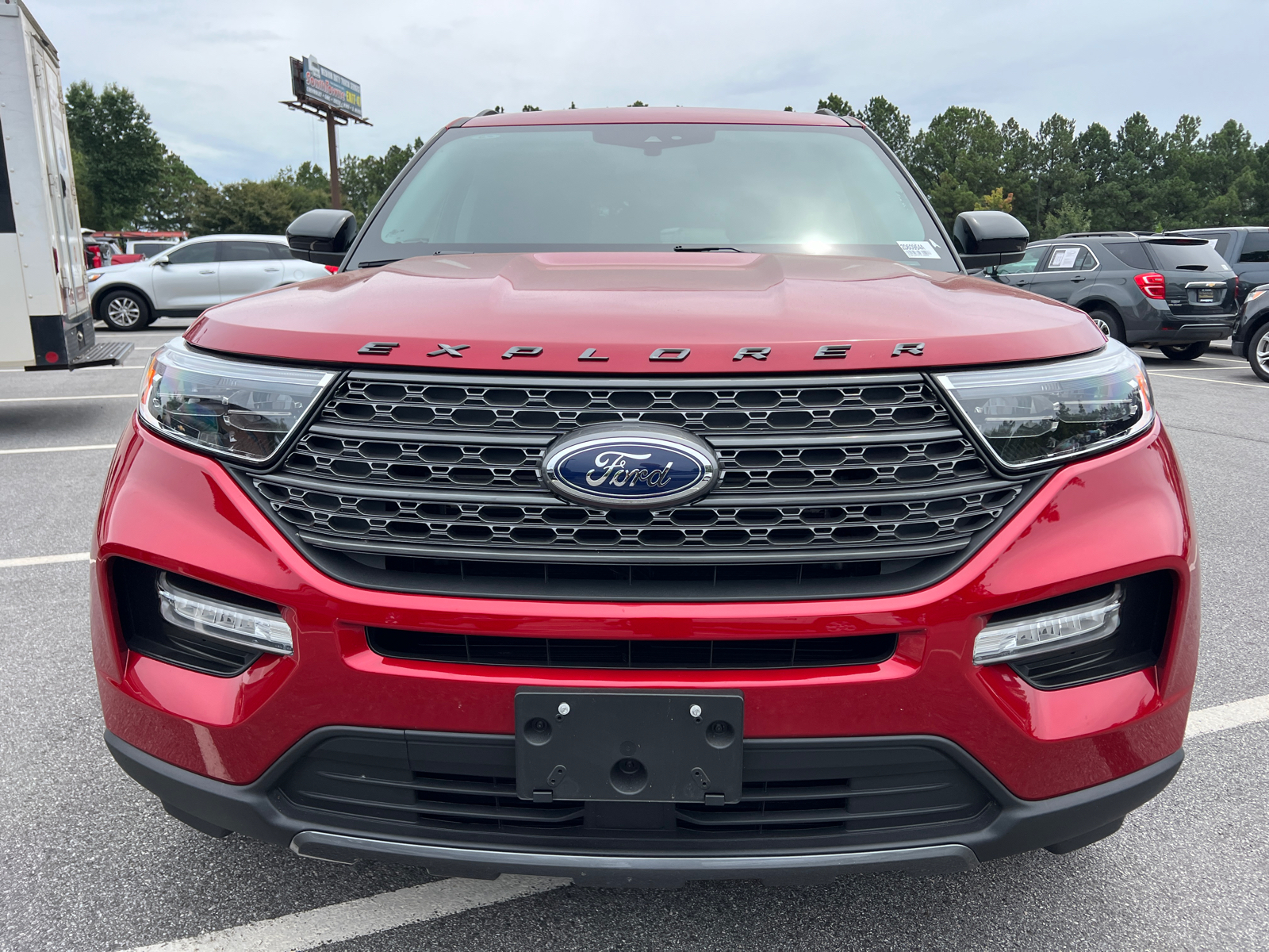 2023 Ford Explorer XLT 2