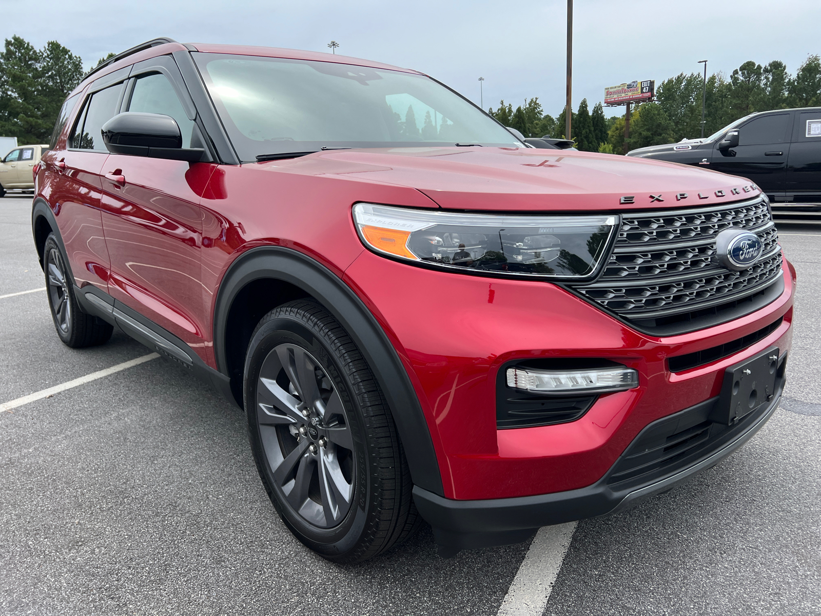 2023 Ford Explorer XLT 3