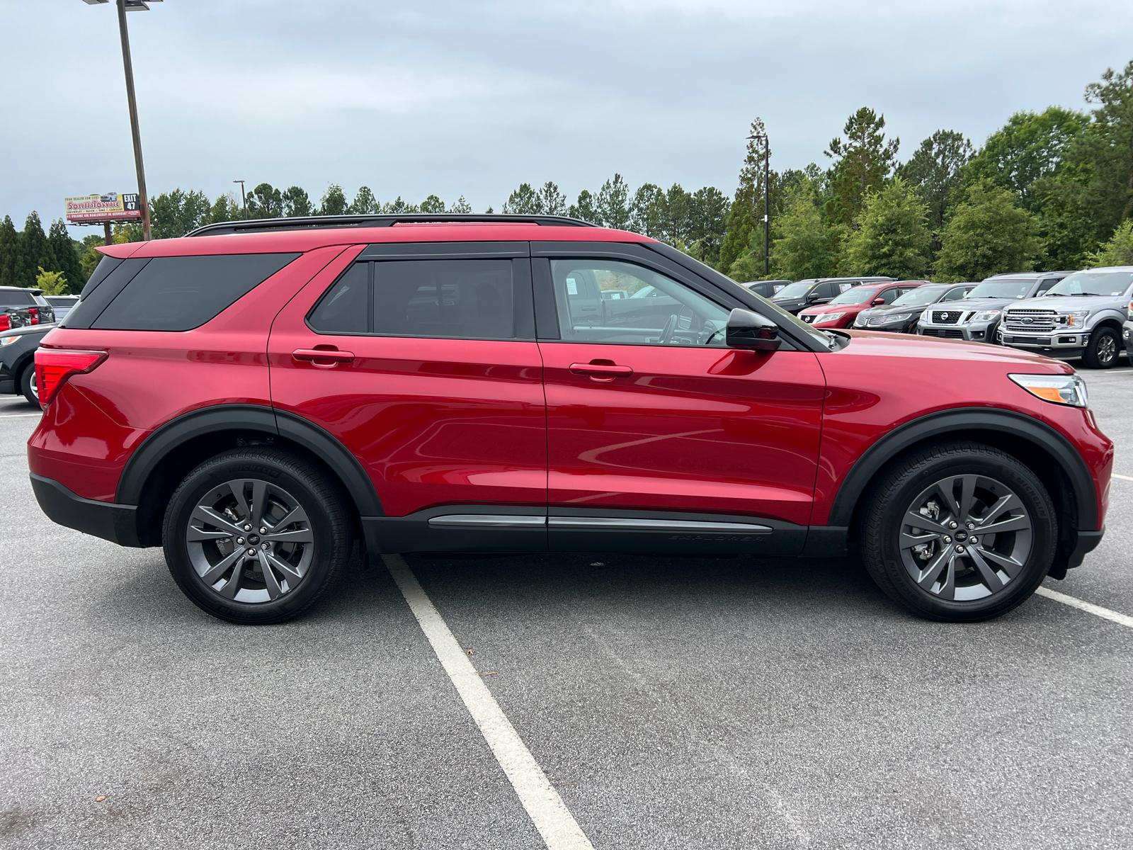 2023 Ford Explorer XLT 4