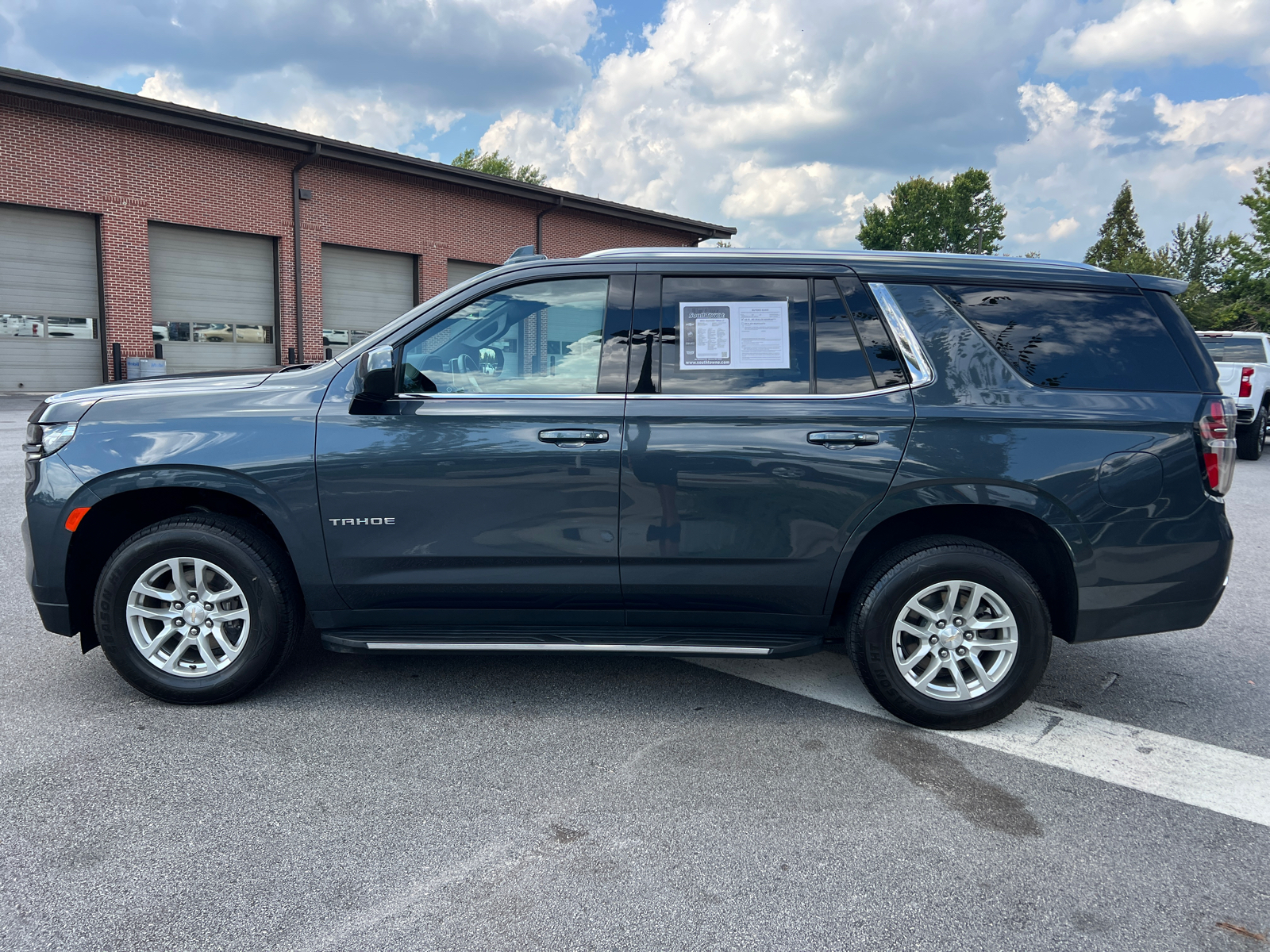 2021 Chevrolet Tahoe LT 8