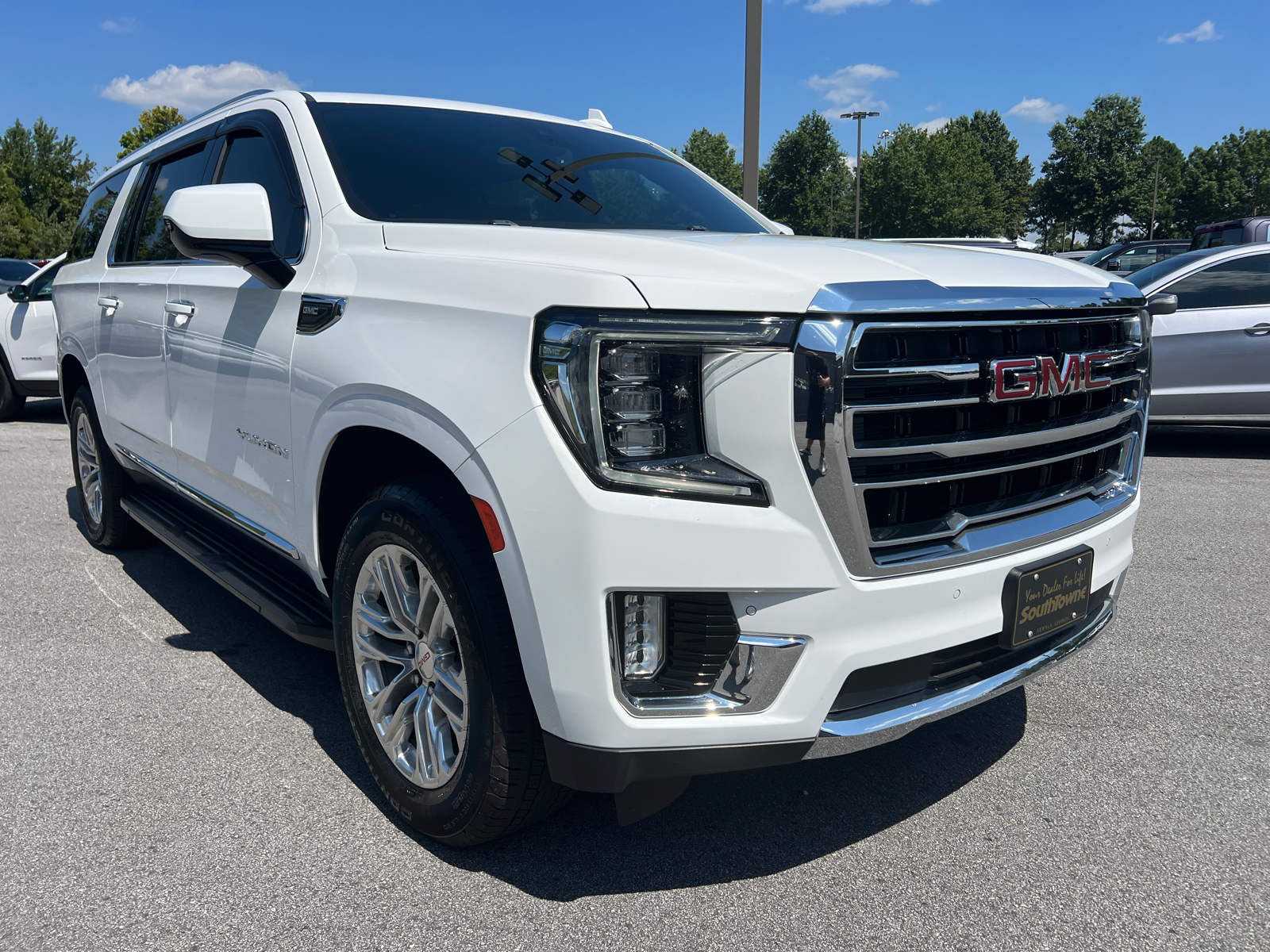 2021 GMC Yukon XL SLT 3