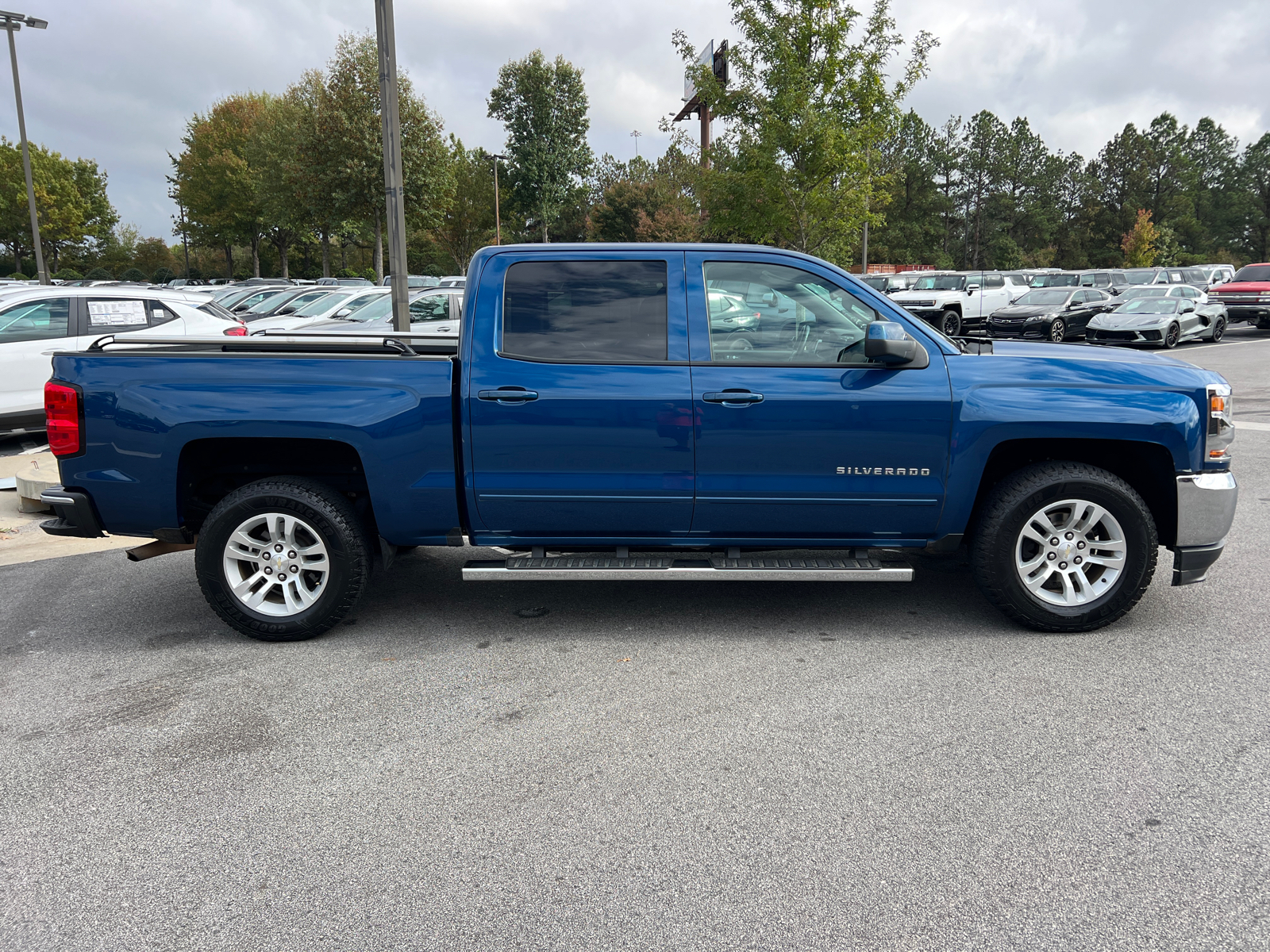 2017 Chevrolet Silverado 1500 LT 4