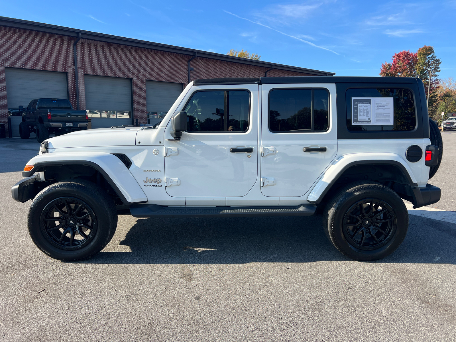 2020 Jeep Wrangler Unlimited Sahara 8