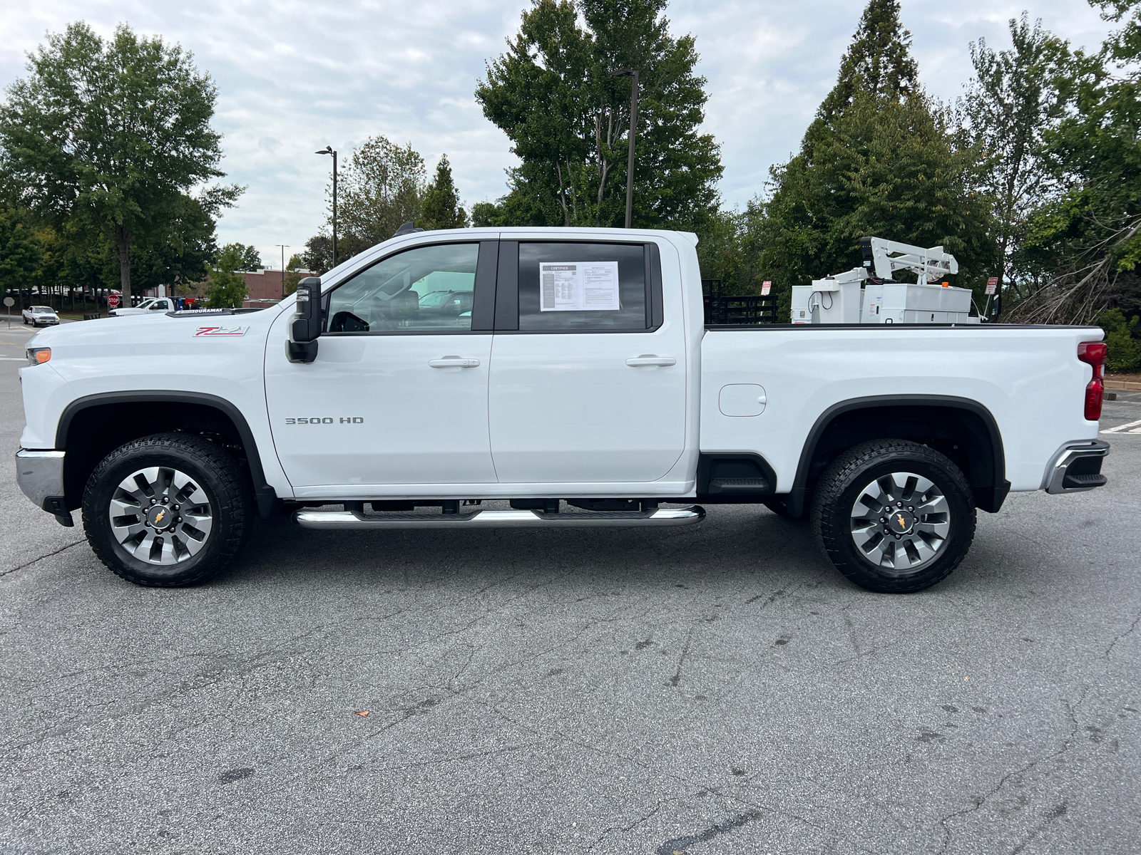 2024 Chevrolet Silverado 3500HD LT 8