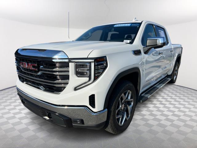 2023 GMC Sierra 1500 SLT 1