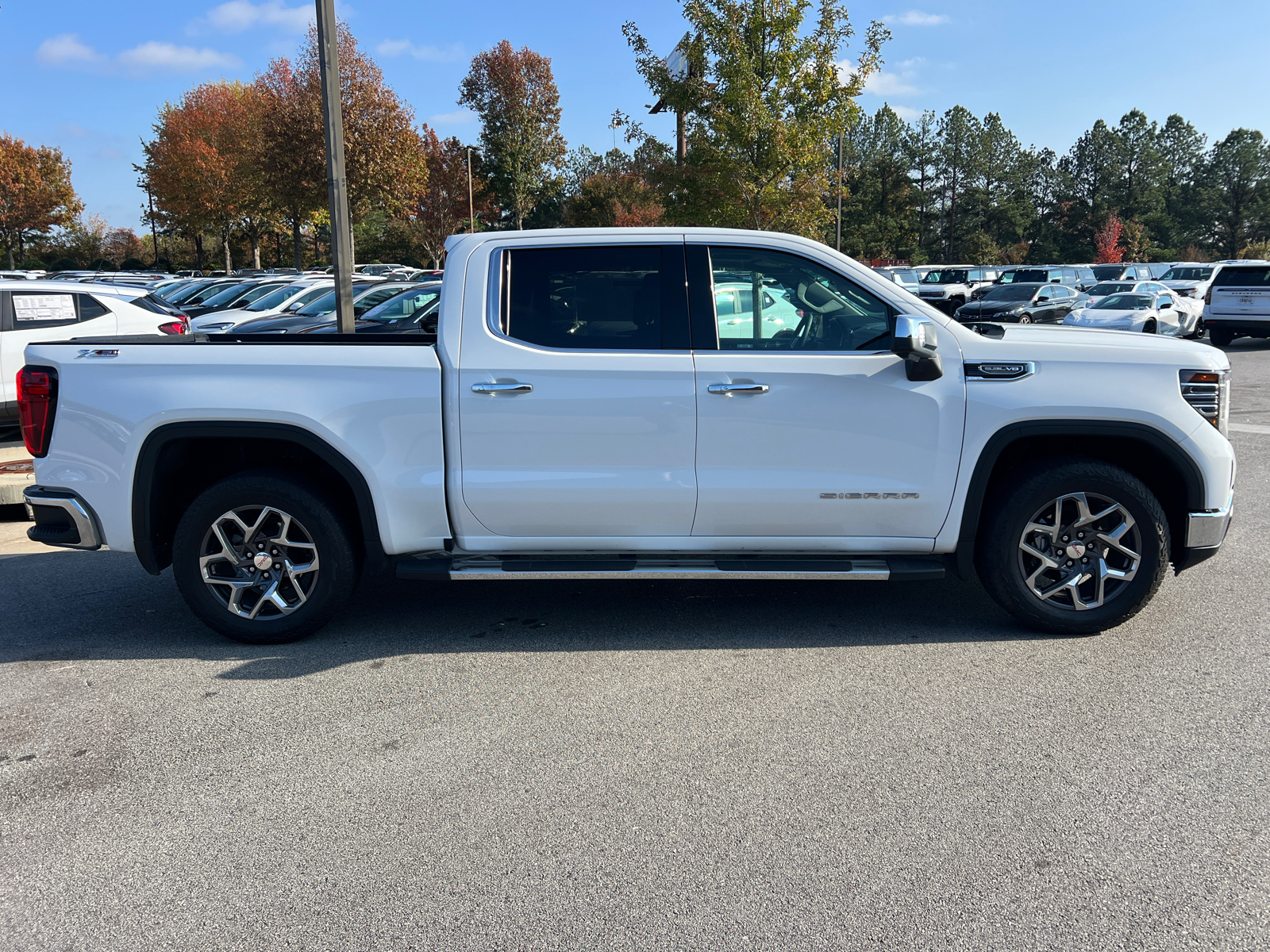 2023 GMC Sierra 1500 SLT 4