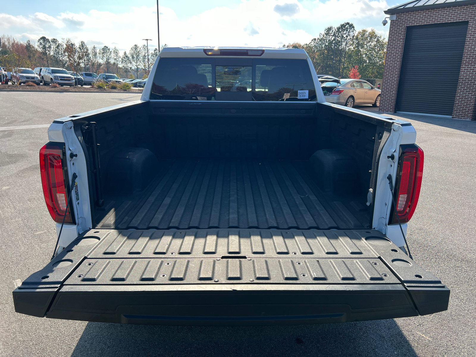 2023 GMC Sierra 1500 SLT 18