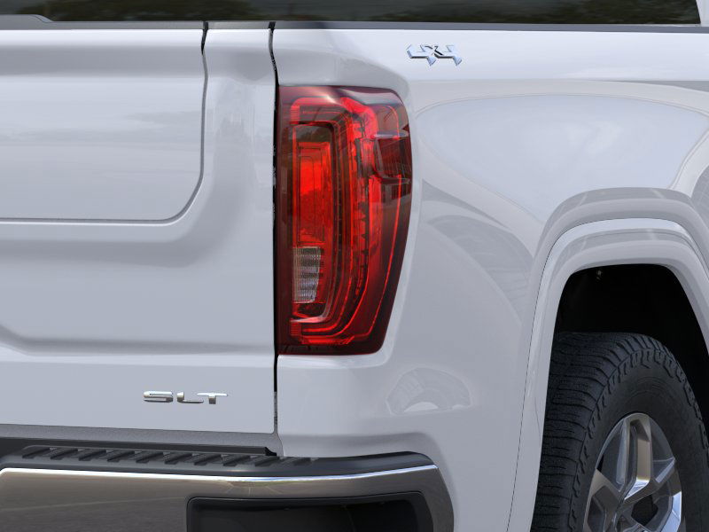 2025 GMC Sierra 1500 SLT 11