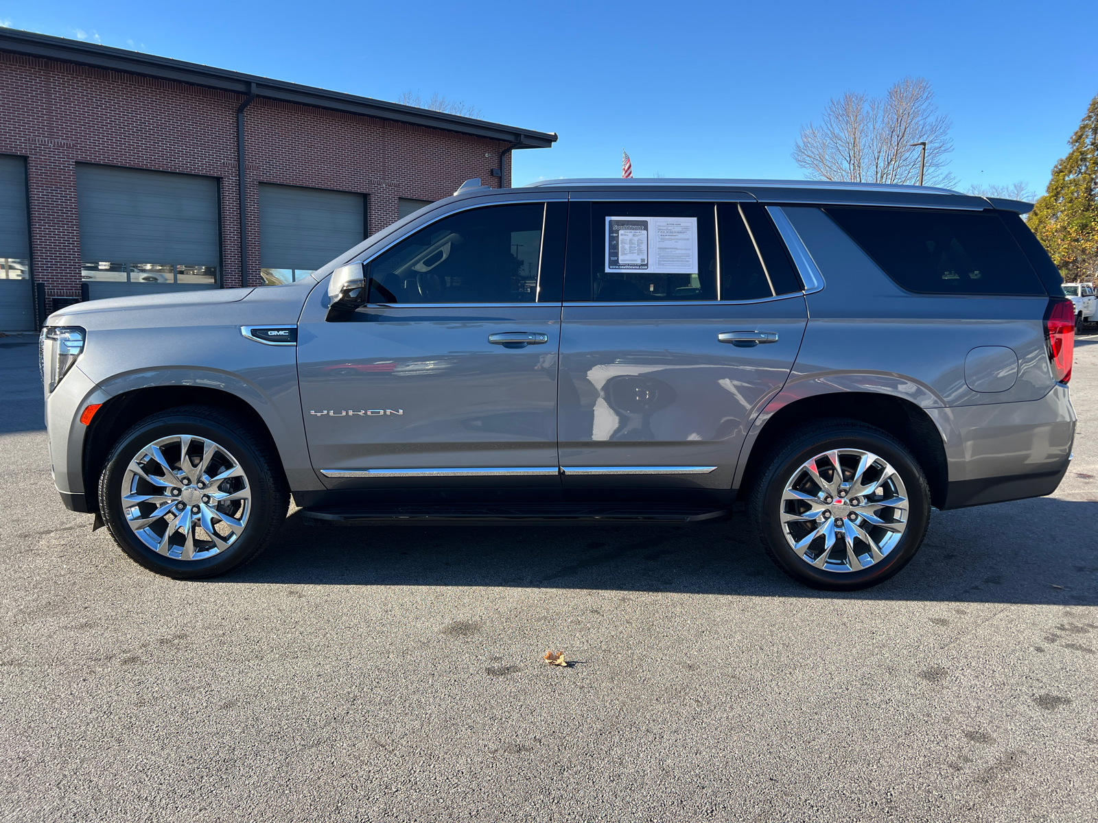 2022 GMC Yukon SLT 8