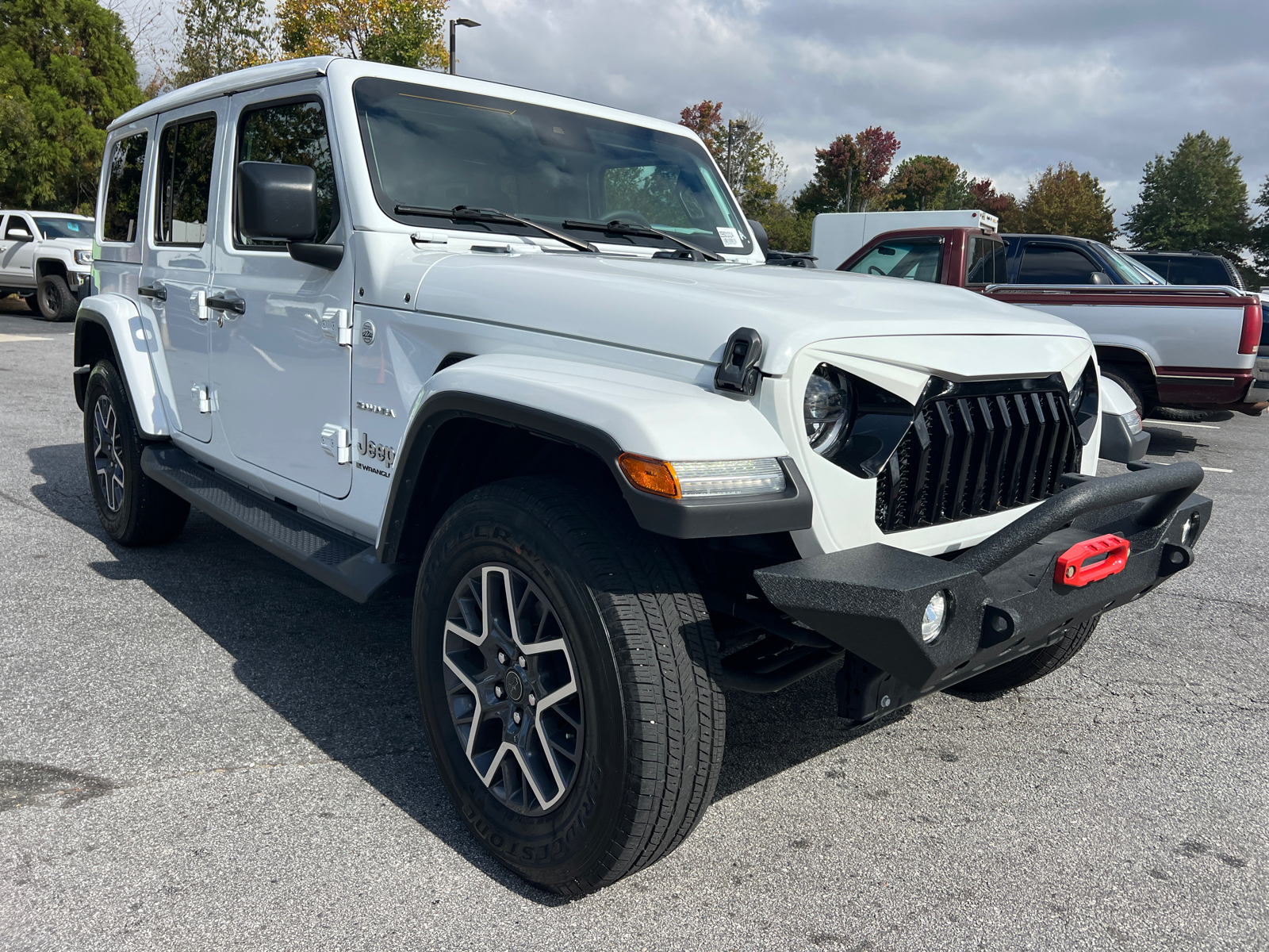 2024 Jeep Wrangler Sahara 3