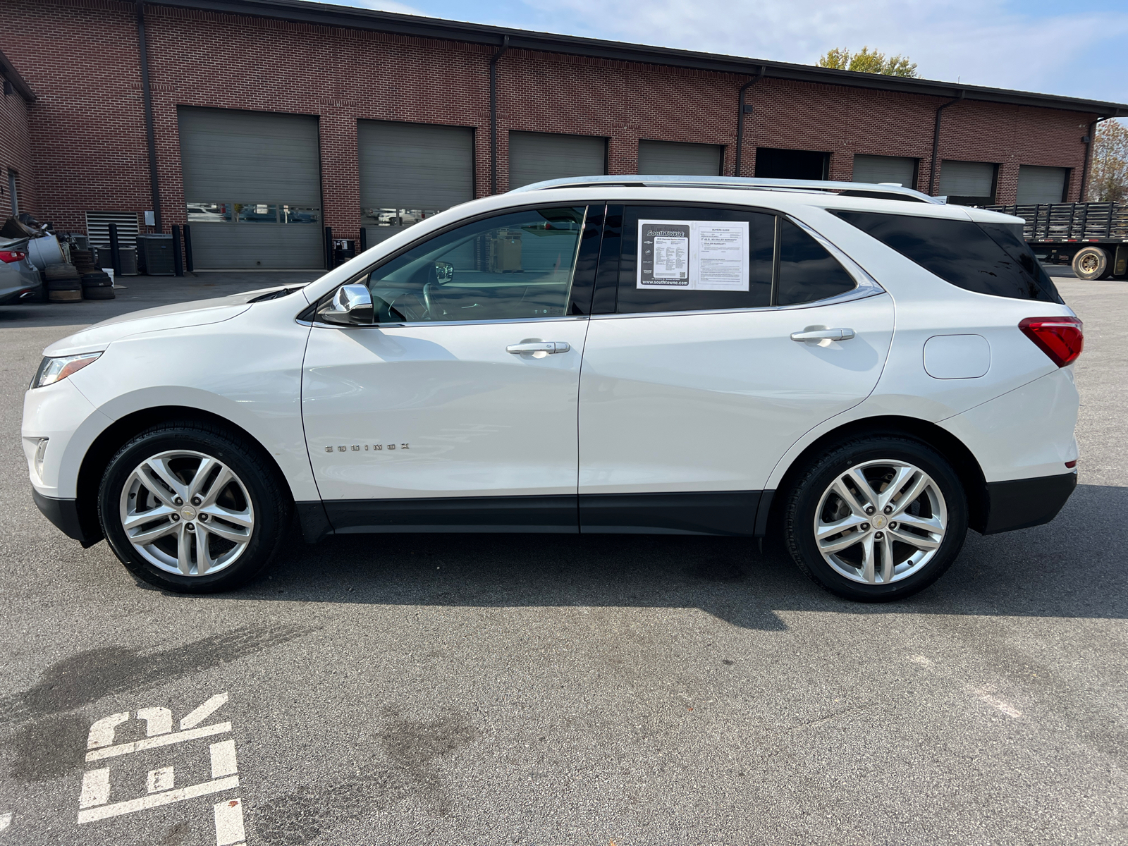 2020 Chevrolet Equinox Premier 8