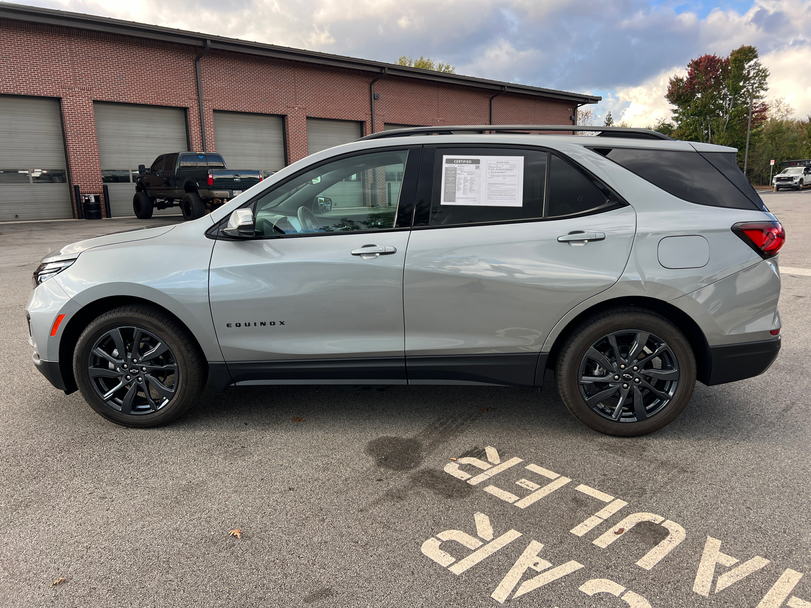 2024 Chevrolet Equinox RS 8