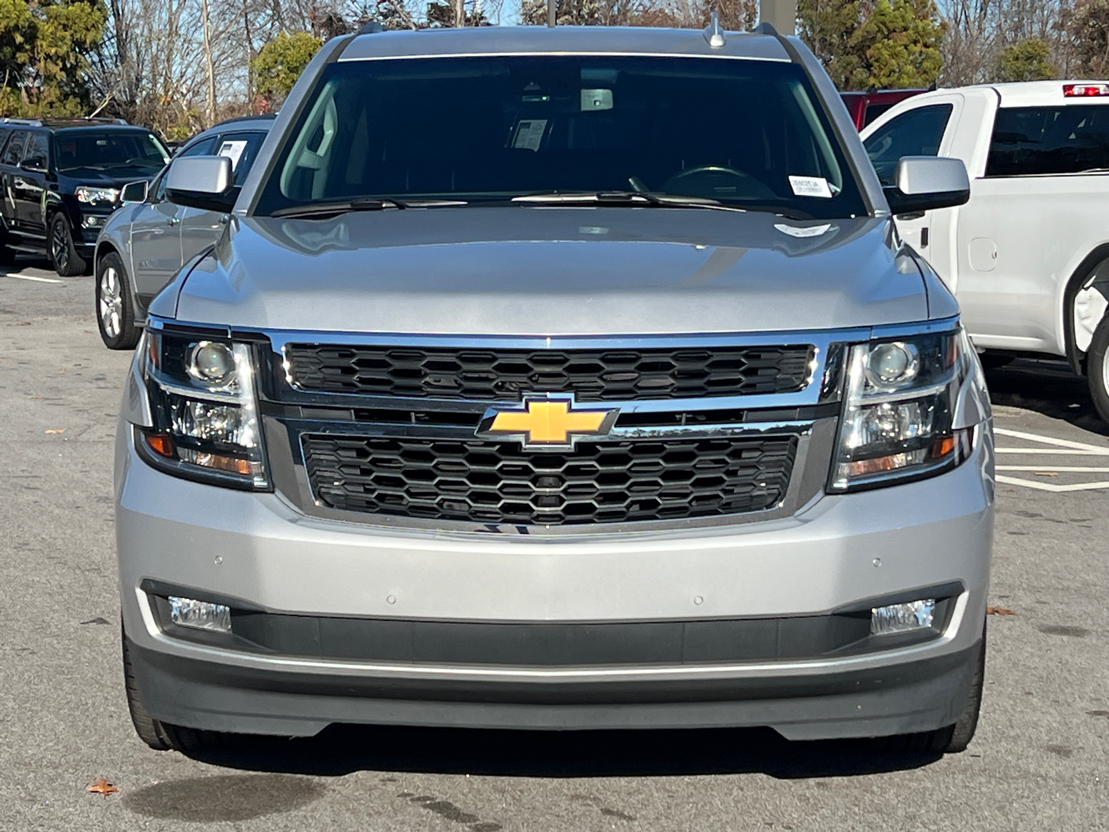 2019 Chevrolet Suburban LT 2