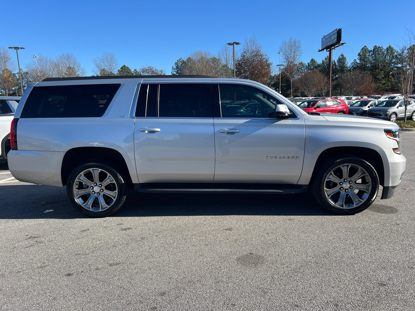 2019 Chevrolet Suburban LT 4