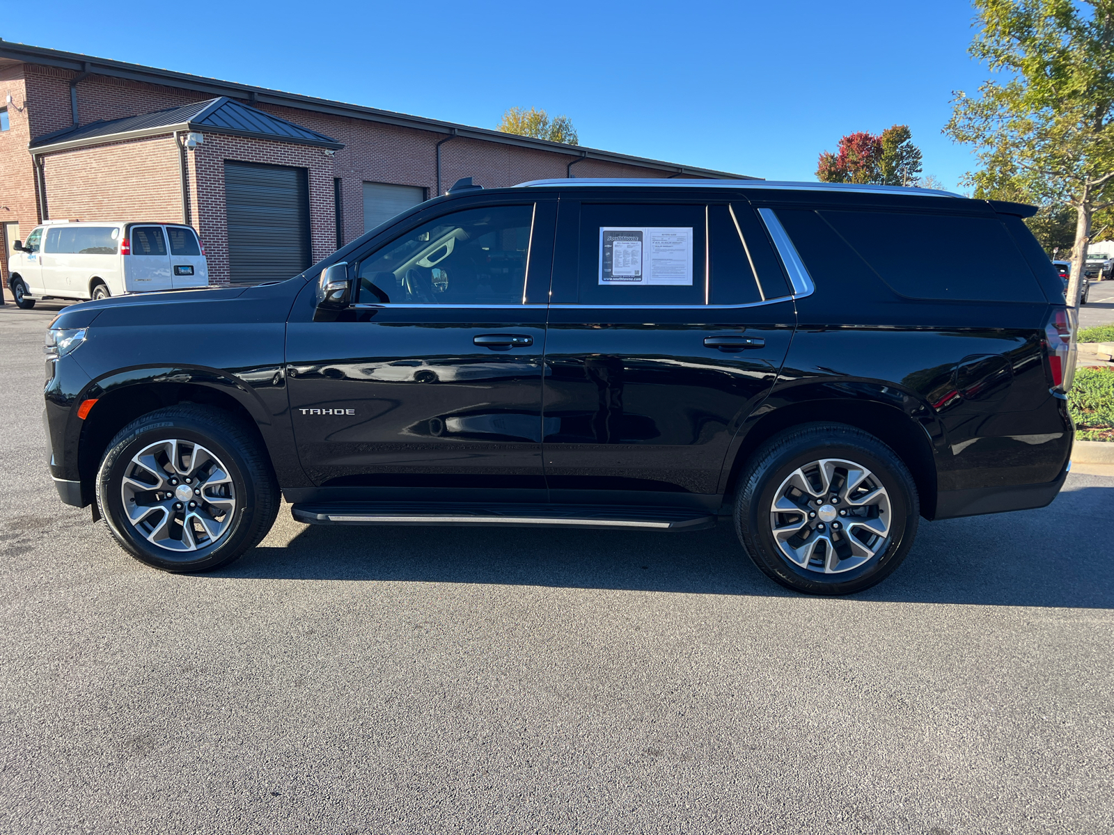 2021 Chevrolet Tahoe LT 8