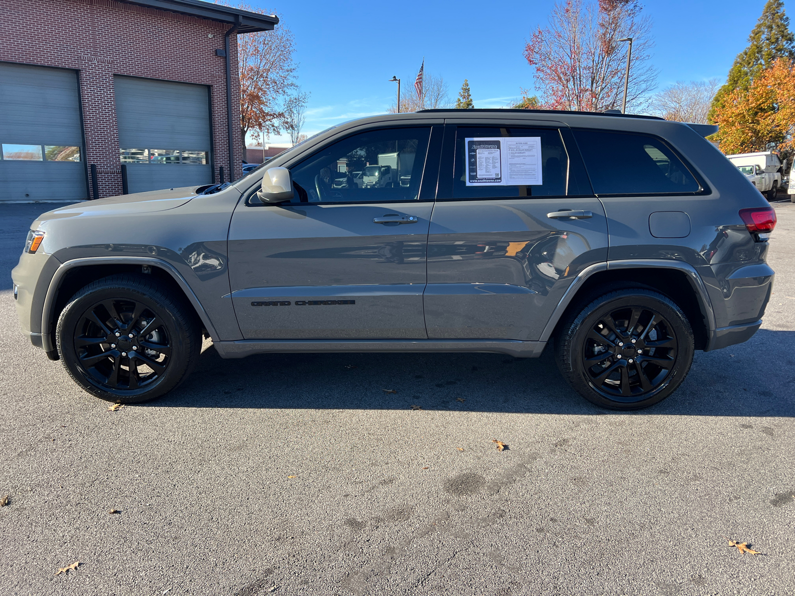 2020 Jeep Grand Cherokee Altitude 8