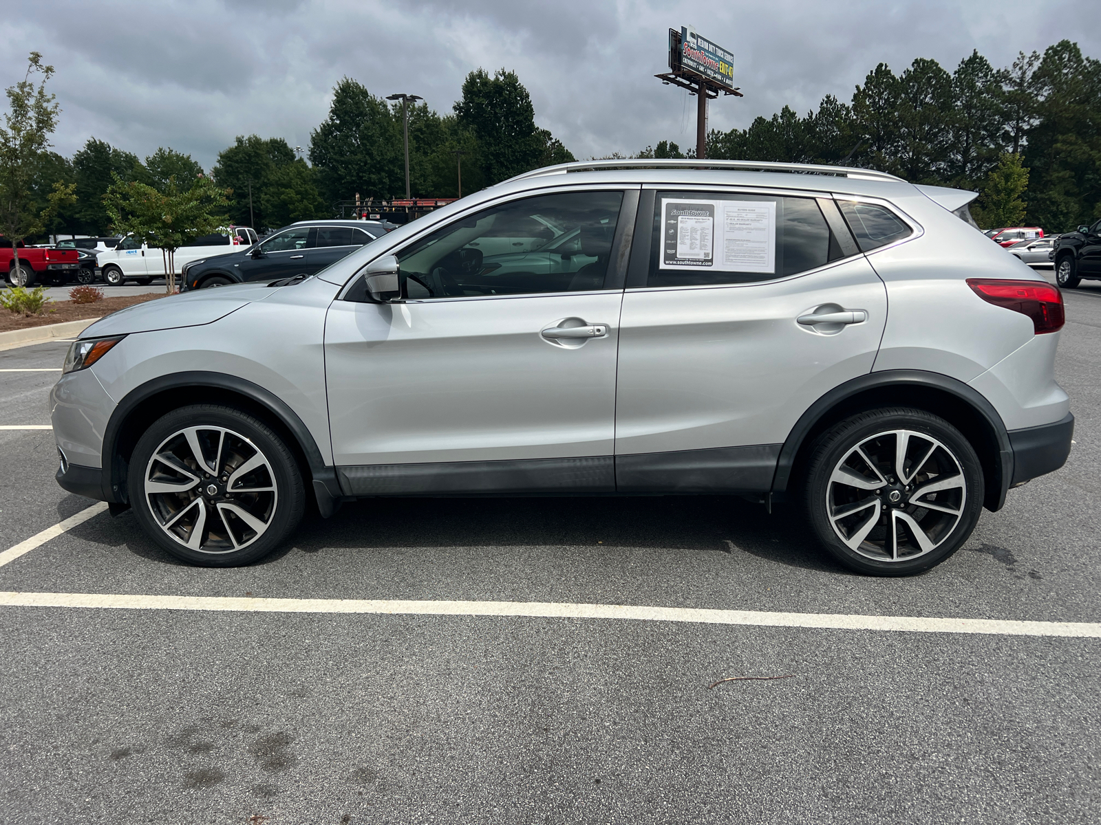 2018 Nissan Rogue Sport SL 8